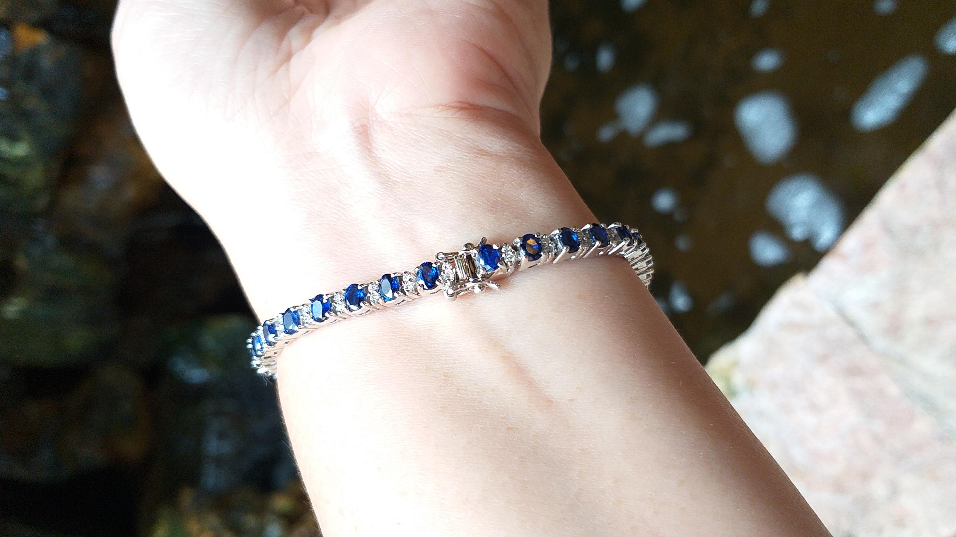 Blue Sapphire 6.33 carats with Diamond 0.64 carat Bracelet set in 18 Karat White Gold Settings

Width:  0.4 cm 
Length: 18.0 cm
Total Weight: 20.25 grams

