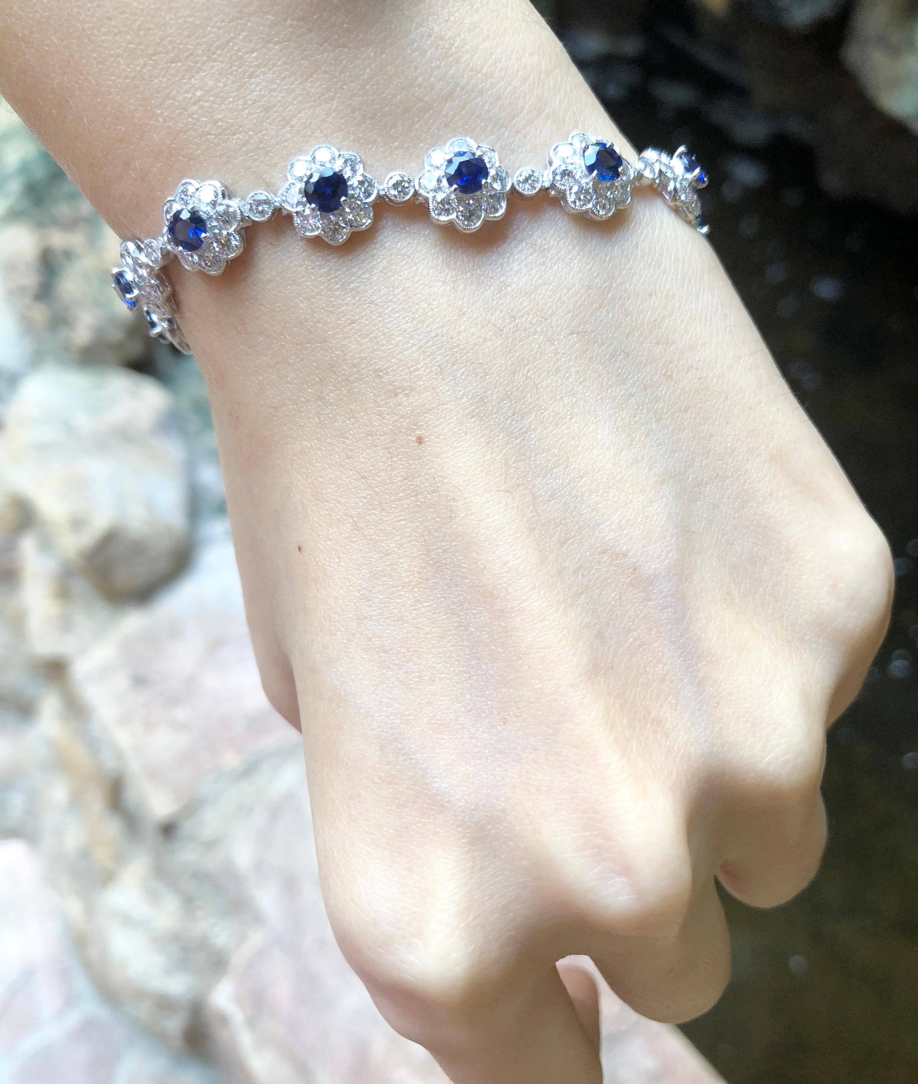 Art Deco Blue Sapphire with Diamond Bracelet Set in 18 Karat White Gold Settings For Sale