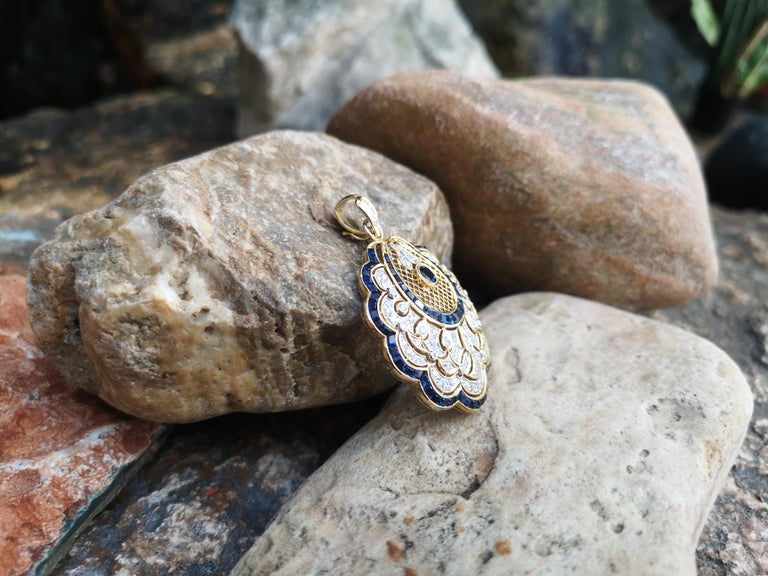 Edwardian Blue Sapphire with Diamond Brooch/Pendant Set in 18 Karat Gold Settings For Sale