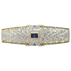 Blauer blauer Saphir mit Diamant-Brosche in 18 Karat Goldfassung