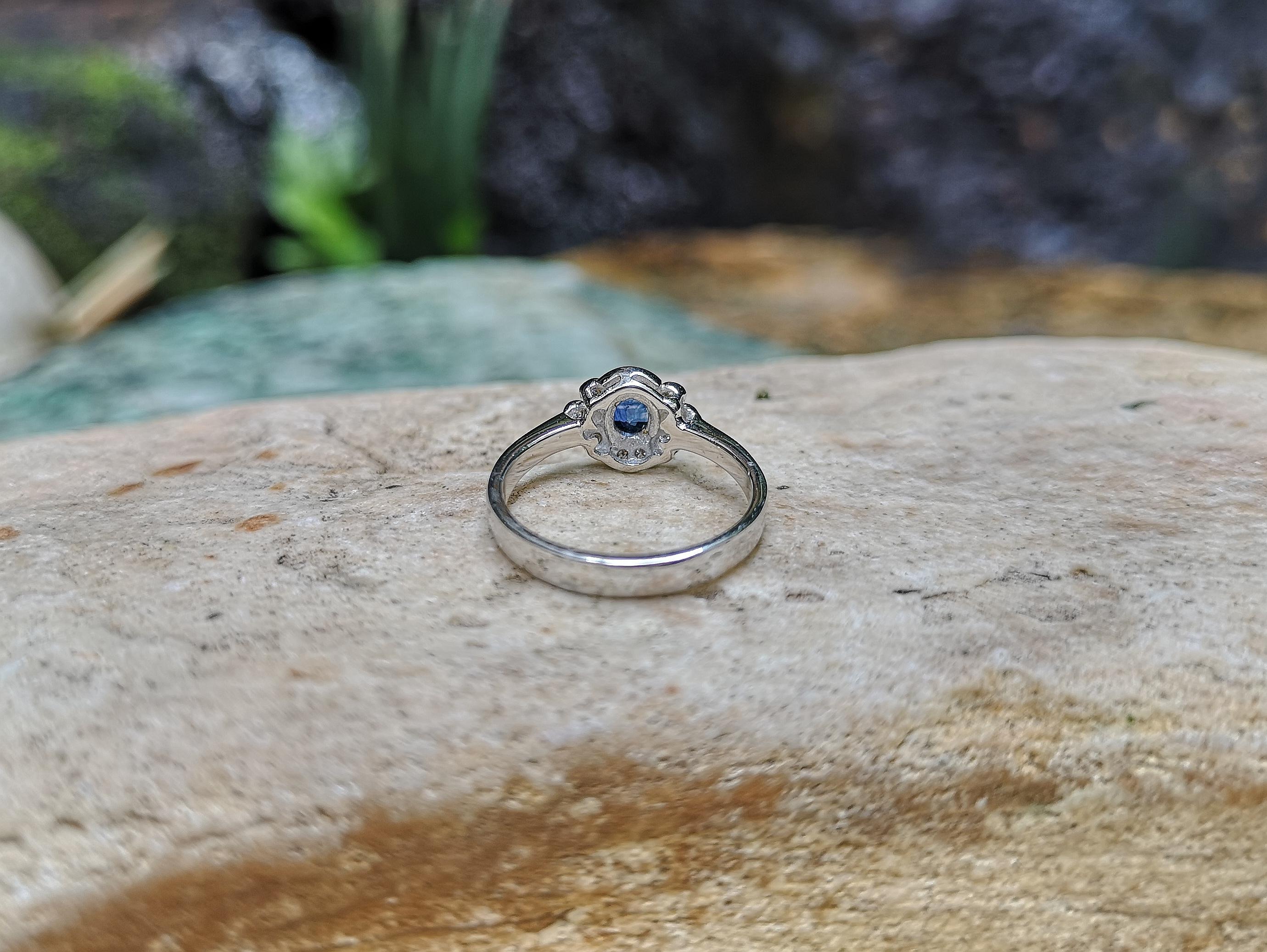 Blue Sapphire with Diamond Carat Ring Set in 18 Karat White Gold Settings For Sale 4