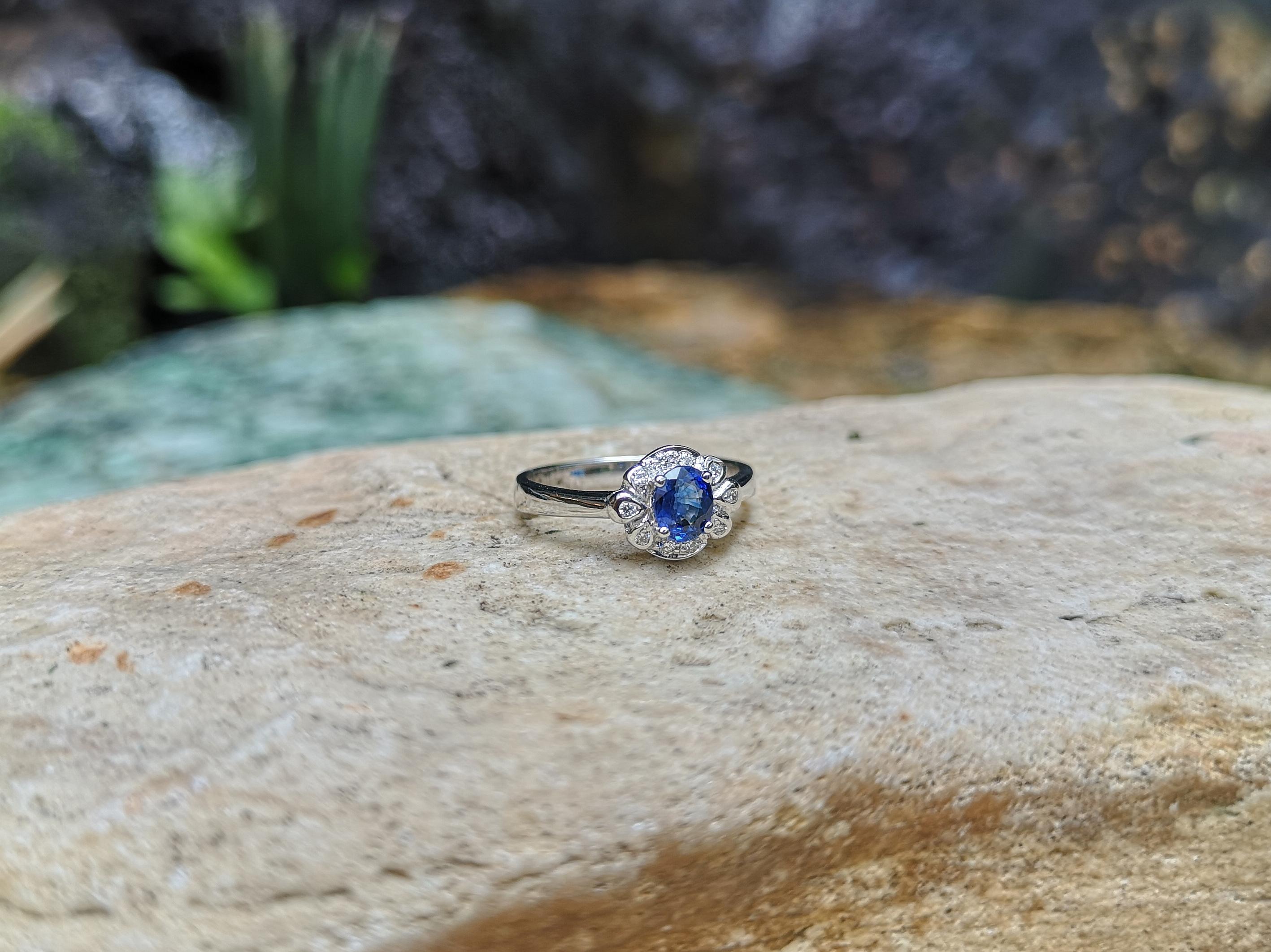 Blue Sapphire with Diamond Carat Ring Set in 18 Karat White Gold Settings For Sale 1