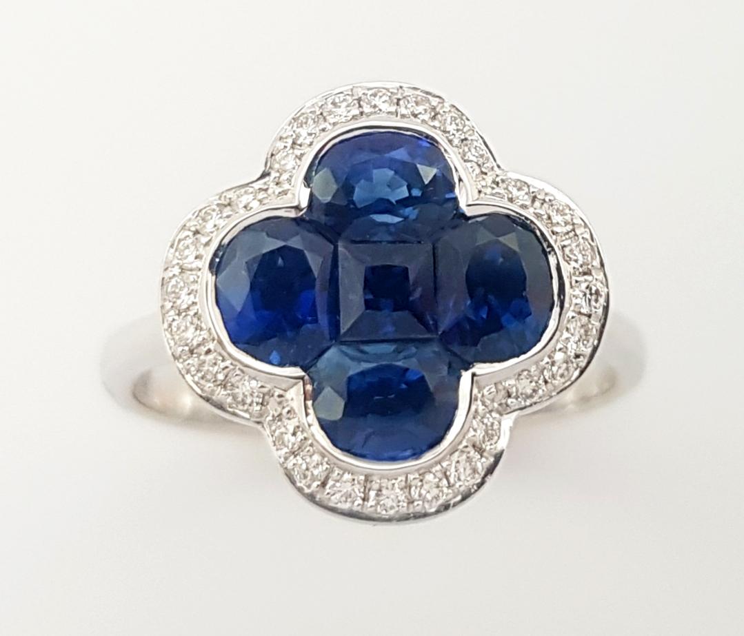 Blue Sapphire with Diamond Clover Ring set in 18K White Gold Settings For Sale 6