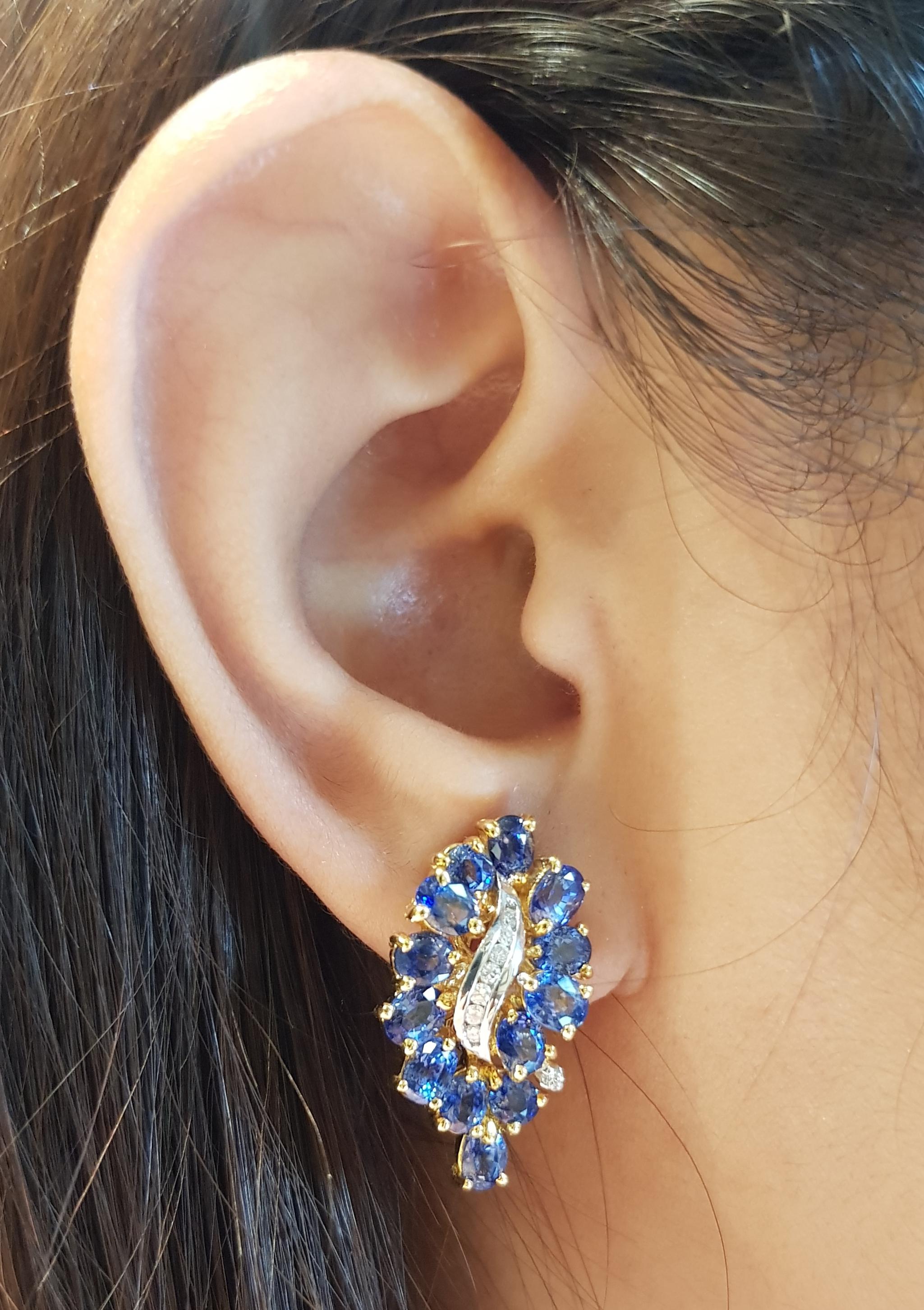 Blauer Saphir 7,58 Karat mit Diamant 0,19 Karat Ohrringe in 18 Karat Goldfassung

Breite:  1.3 cm 
Länge: 2,6 cm
Gesamtgewicht: 11,85 Gramm

