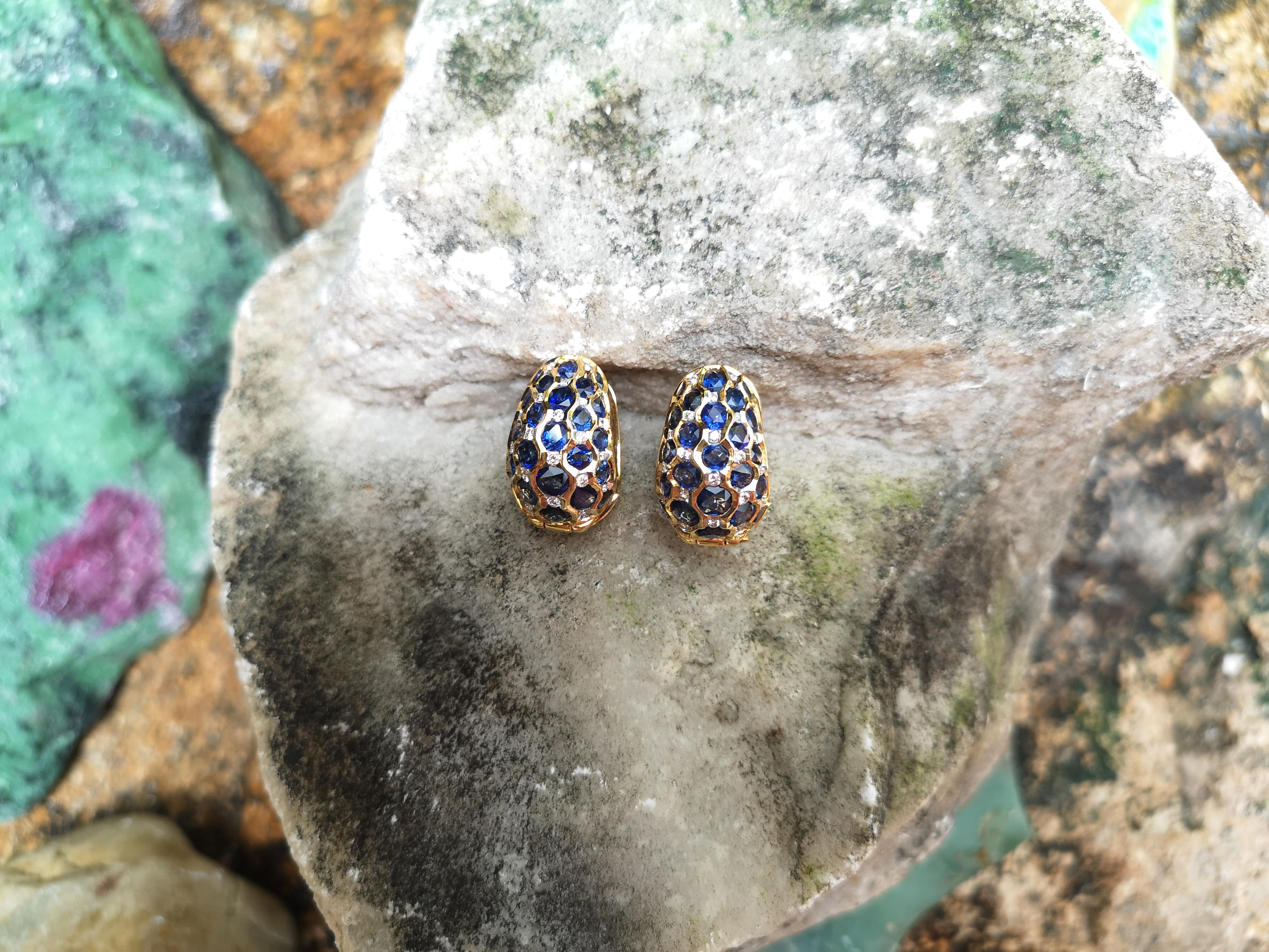 Blauer Saphir mit Diamant-Ohrringen in 18 Karat Goldfassung (Zeitgenössisch) im Angebot