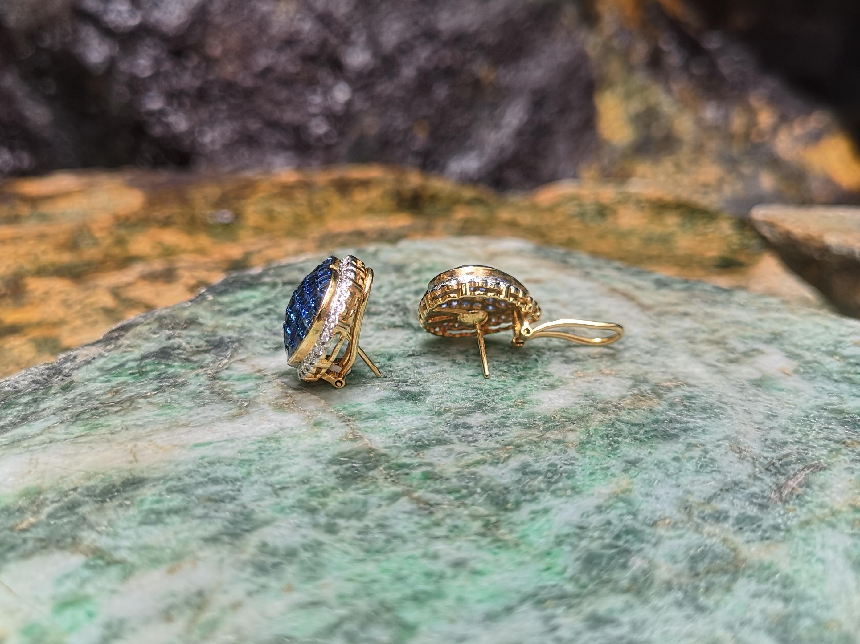 Blue Sapphire with Diamond Earrings Set in 18 Karat Gold Settings In New Condition For Sale In Bangkok, TH