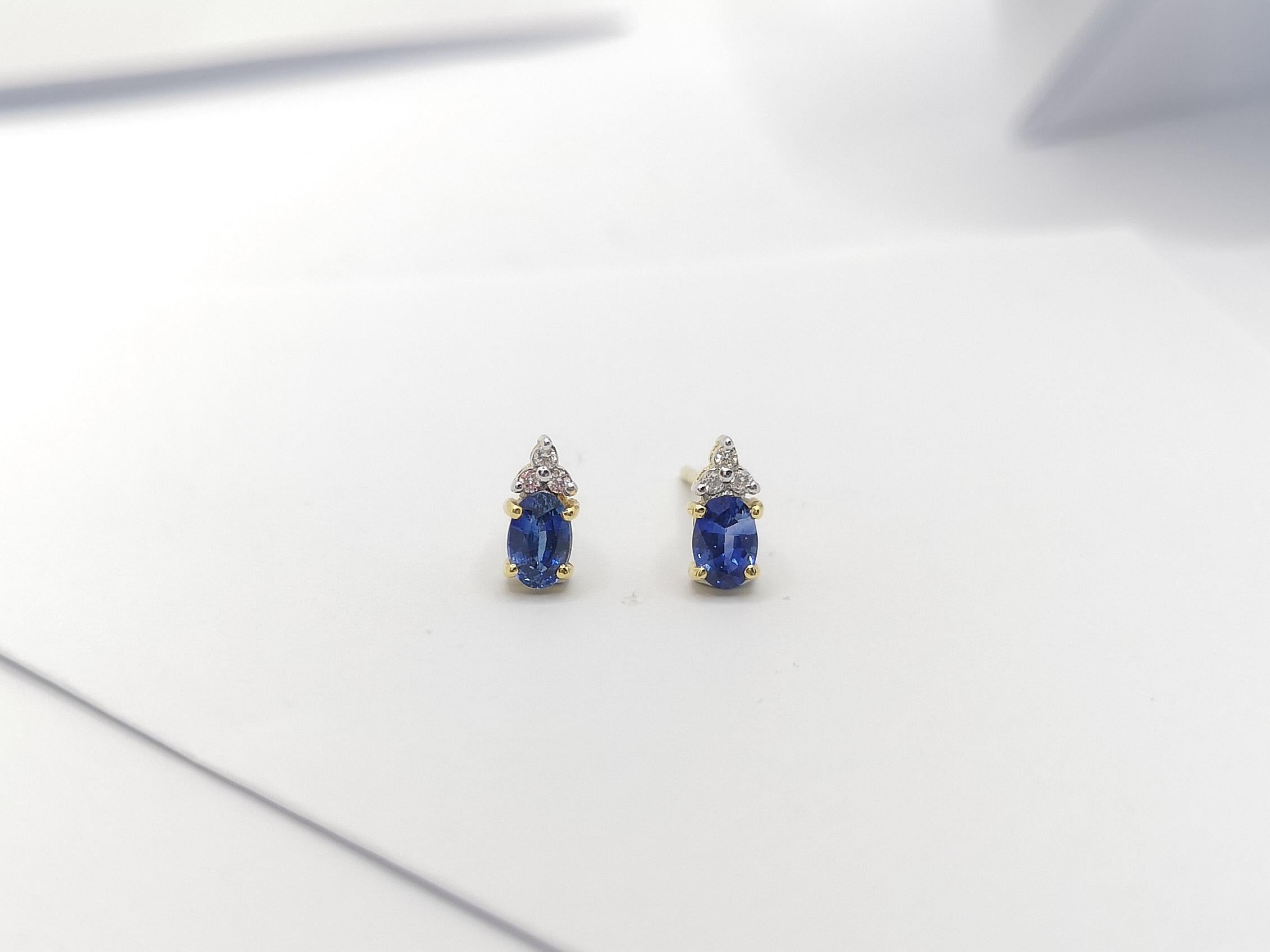 Orecchini con zaffiro blu e diamante con montatura in oro 18 carati In condizioni Nuovo in vendita a Bangkok, TH