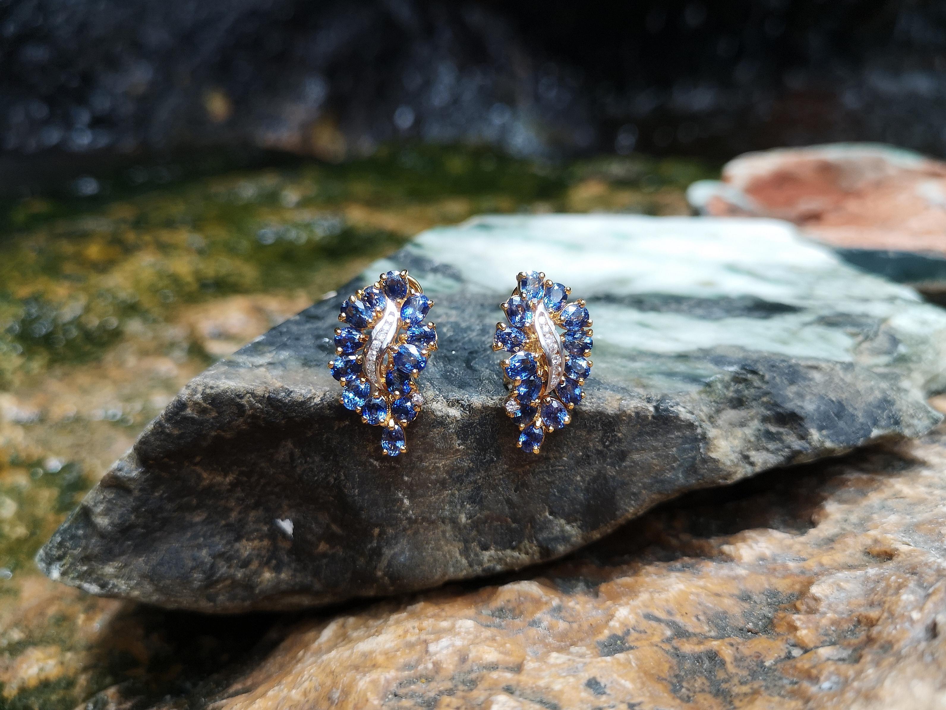 Blauer Saphir mit Diamant-Ohrringen in 18 Karat Goldfassung Damen im Angebot