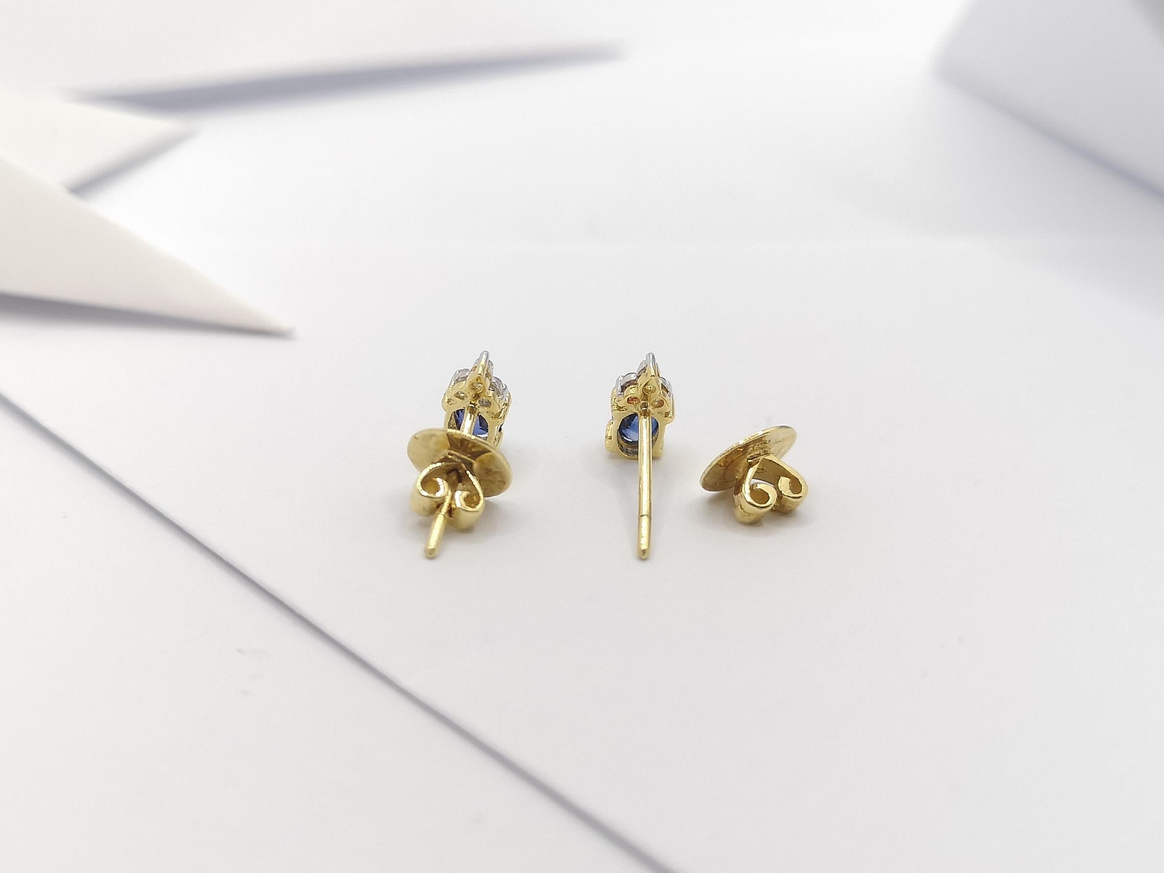 Orecchini con zaffiro blu e diamante con montatura in oro 18 carati in vendita 2