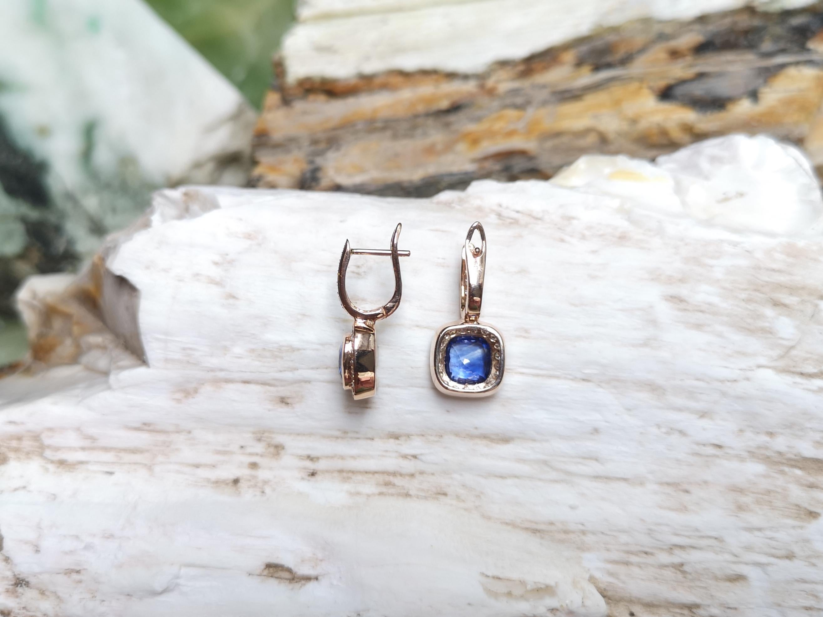 Blue Sapphire with Diamond Earrings Set in 18 Karat Rose Gold Settings In New Condition For Sale In Bangkok, TH