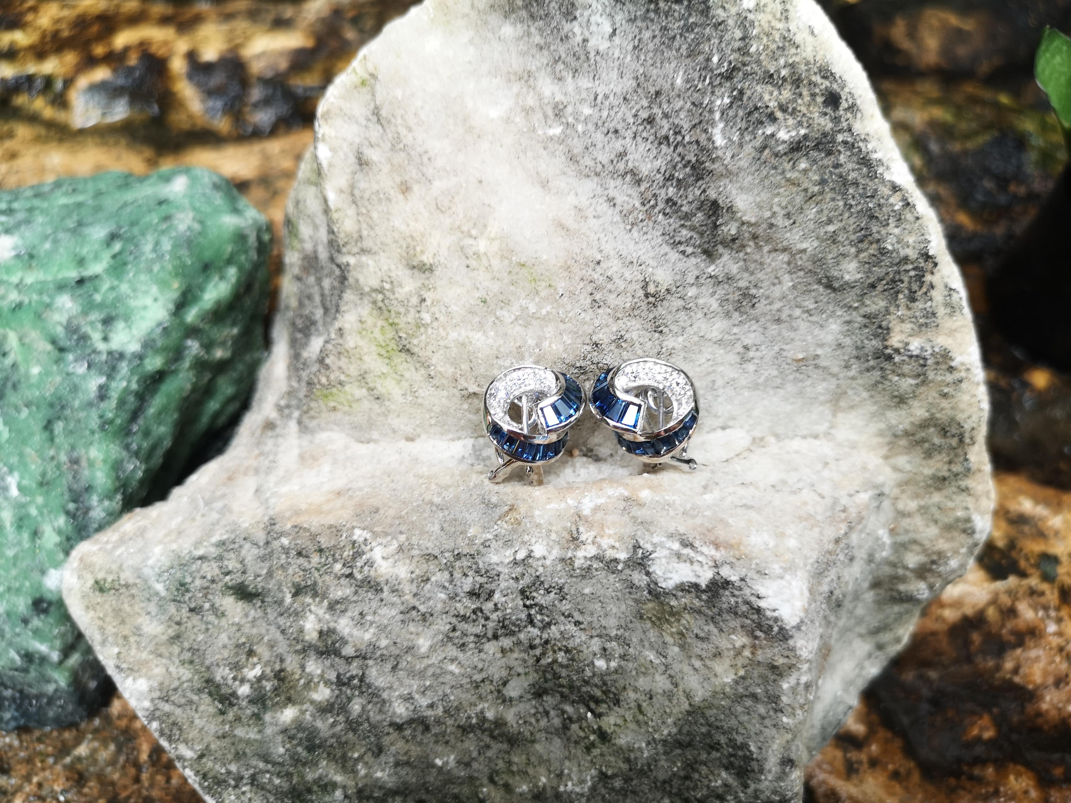 Blue Sapphire with Diamond Earrings Set in 18 Karat White Gold Setting In New Condition For Sale In Bangkok, TH