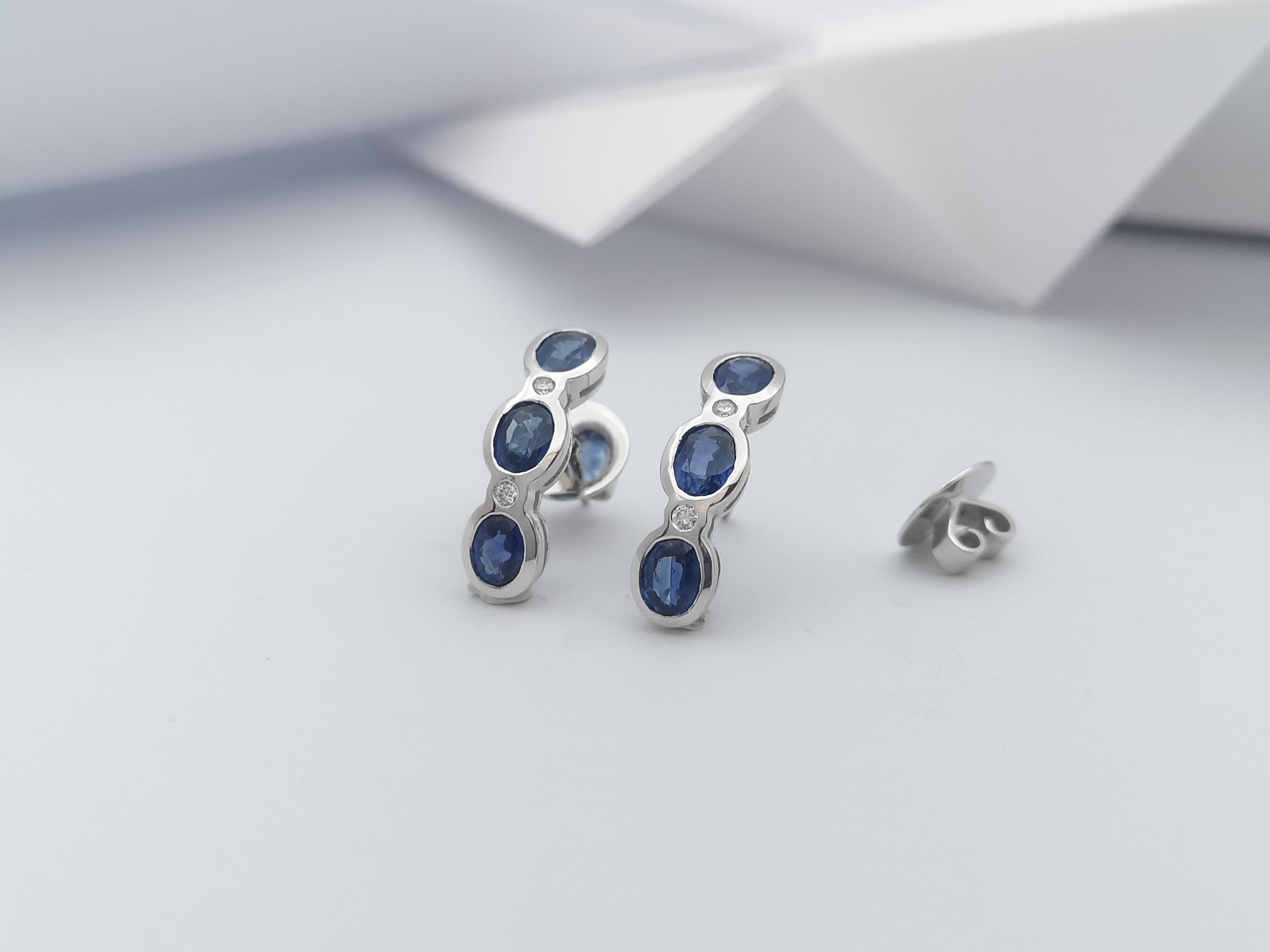 Blue Sapphire with Diamond  Earrings set in 18 Karat White Gold Settings In New Condition For Sale In Bangkok, TH