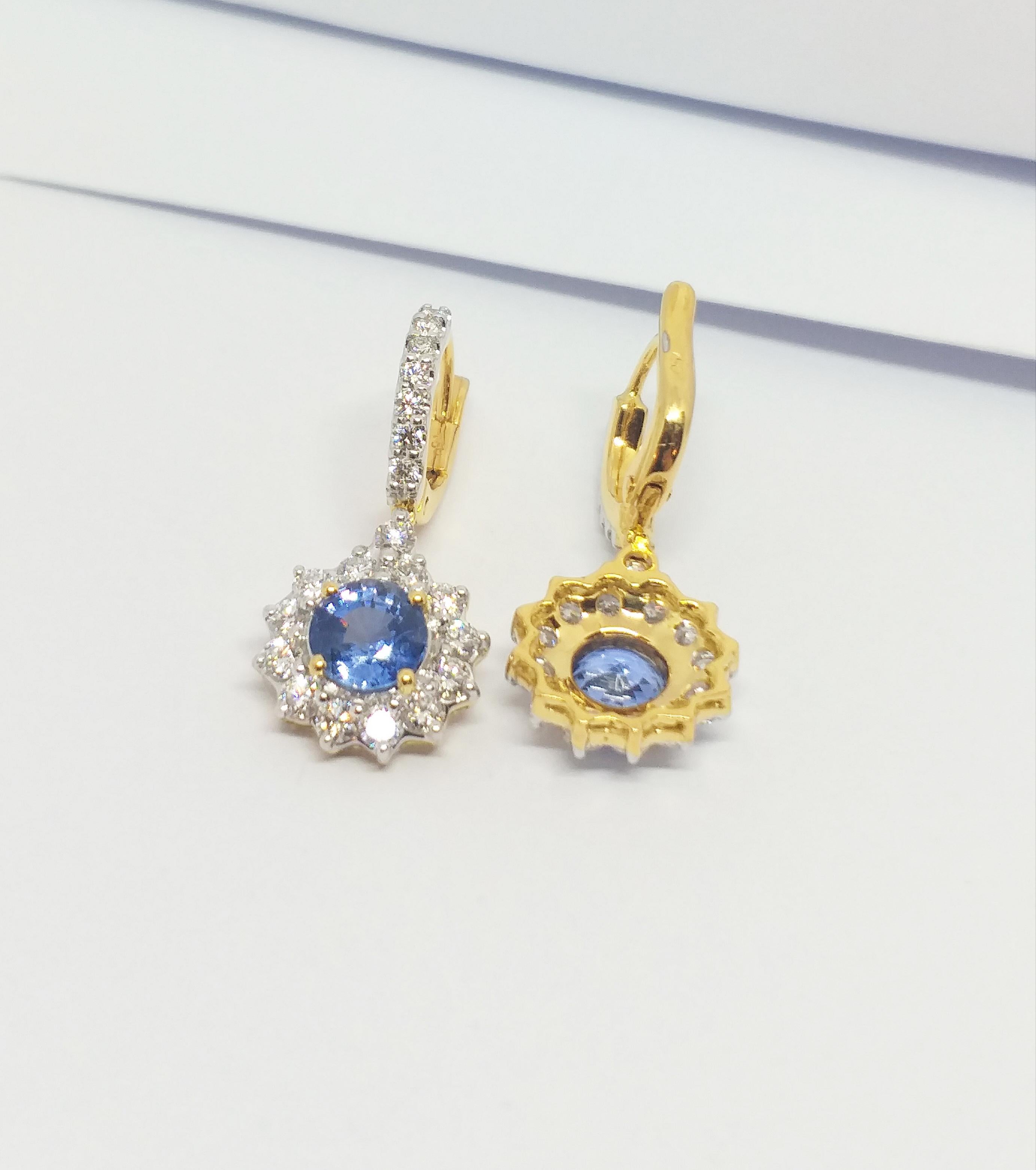 Blauer Saphir mit Diamant-Ohrringe in 18 Karat Goldfassungen gefasst im Angebot 5