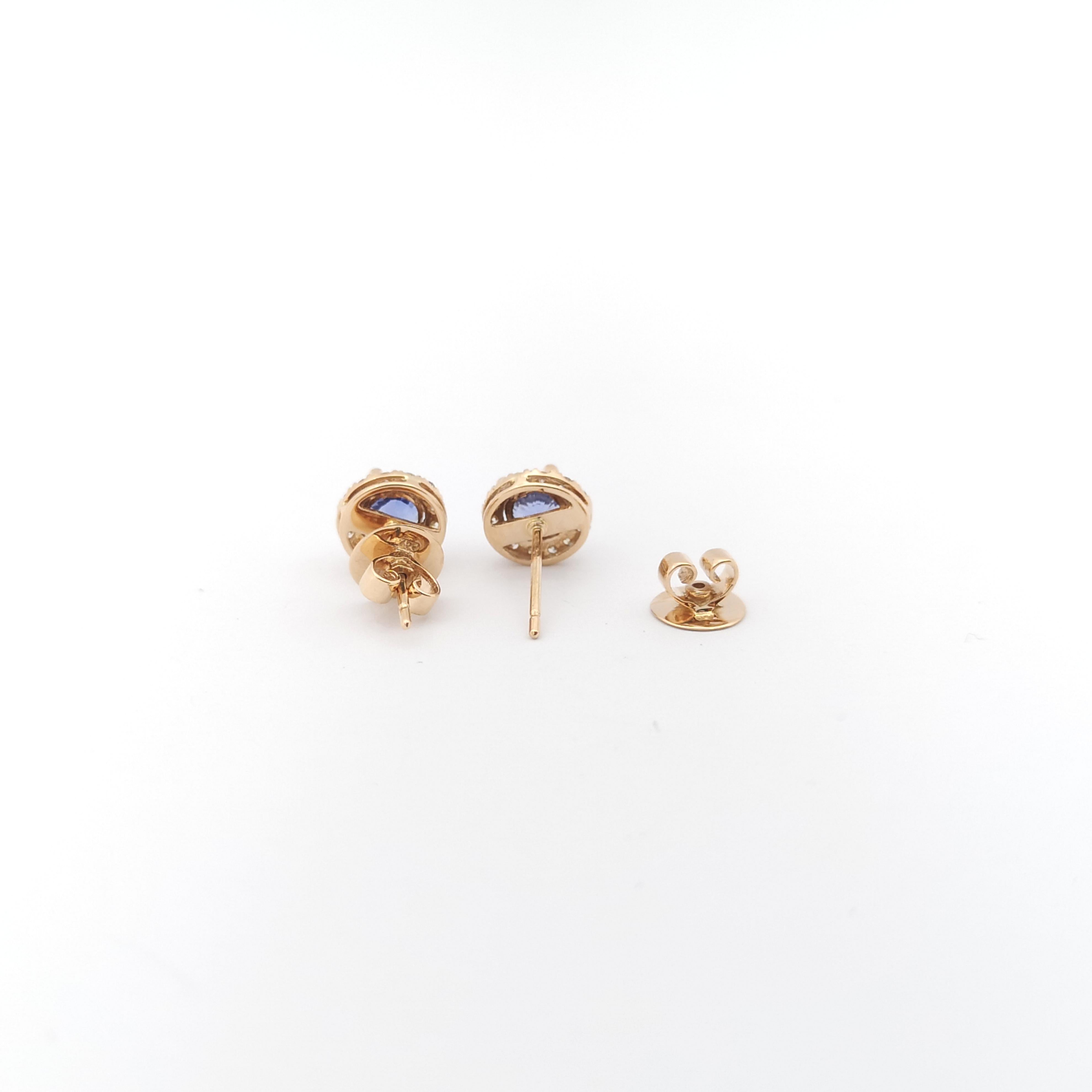 Blue Sapphire with Diamond Earrings set in 18K Rose Gold Settings In New Condition For Sale In Bangkok, TH