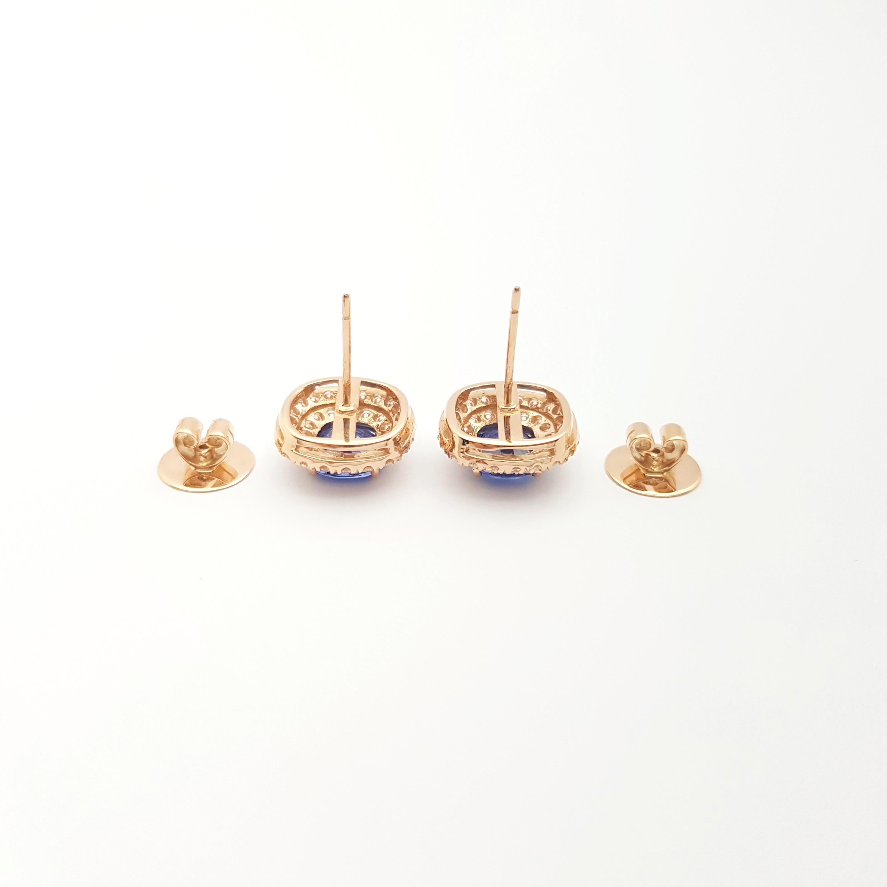 Orecchini con zaffiro blu e diamanti con montatura in oro rosa 18K in vendita 2