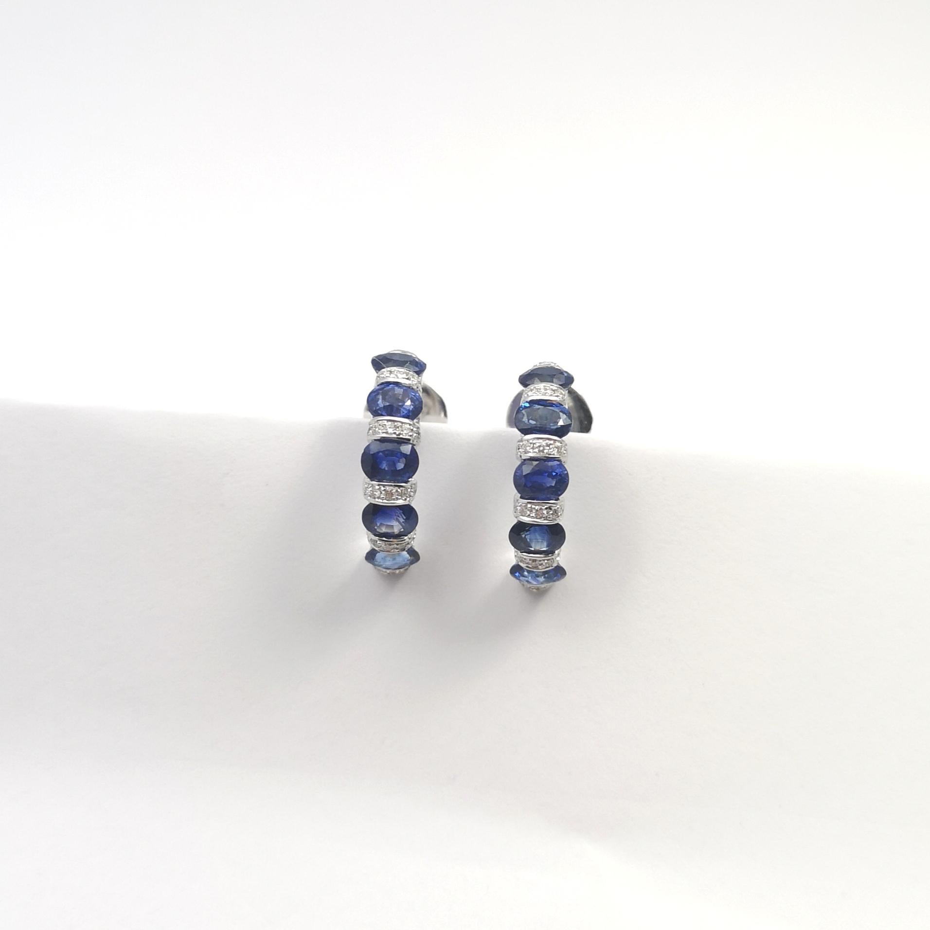 Orecchini con zaffiro blu e diamanti con montatura in oro bianco 18 carati In condizioni Nuovo in vendita a Bangkok, TH