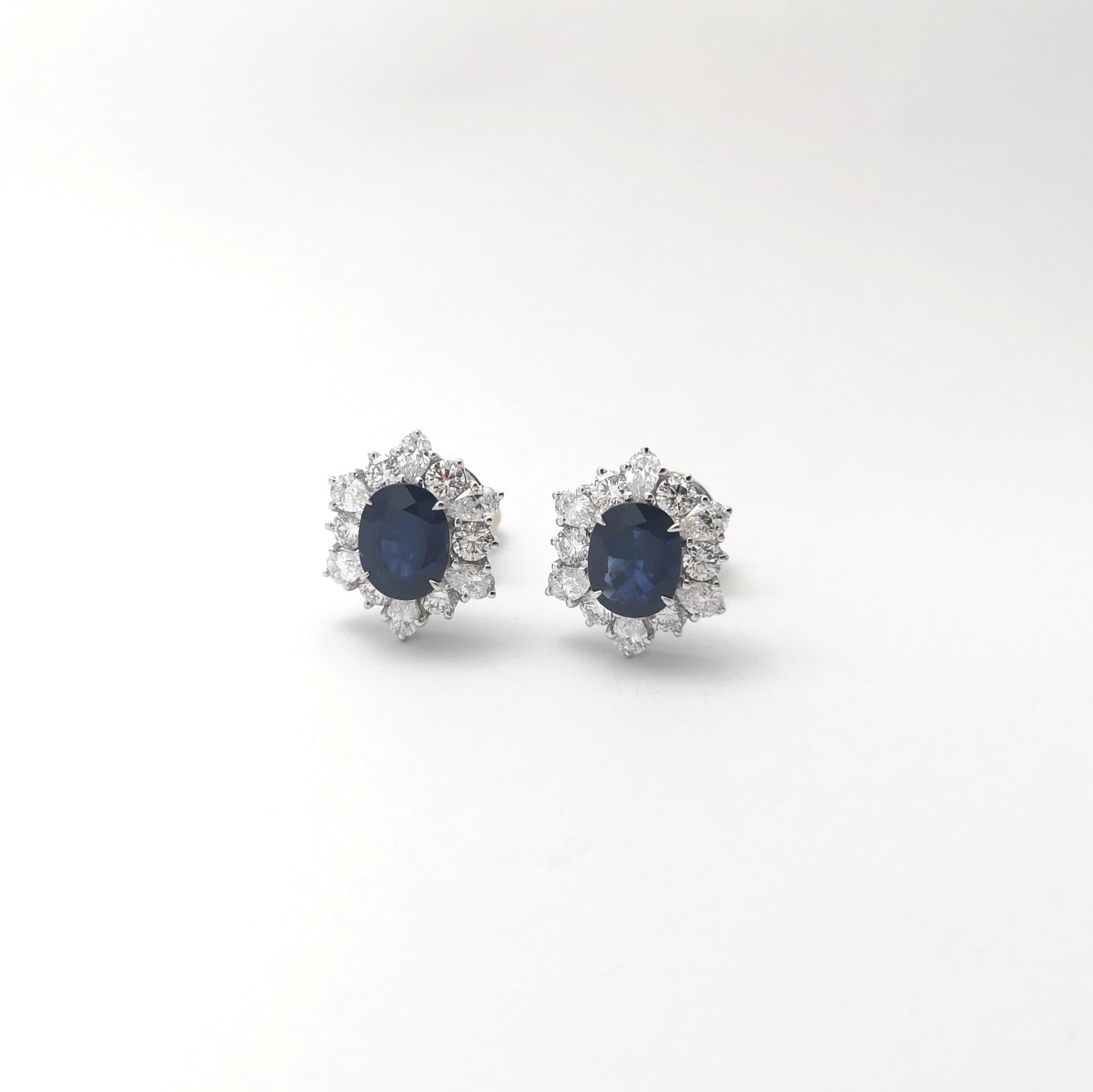Donna Orecchini con zaffiro blu e diamanti con montatura in oro bianco 18 carati in vendita