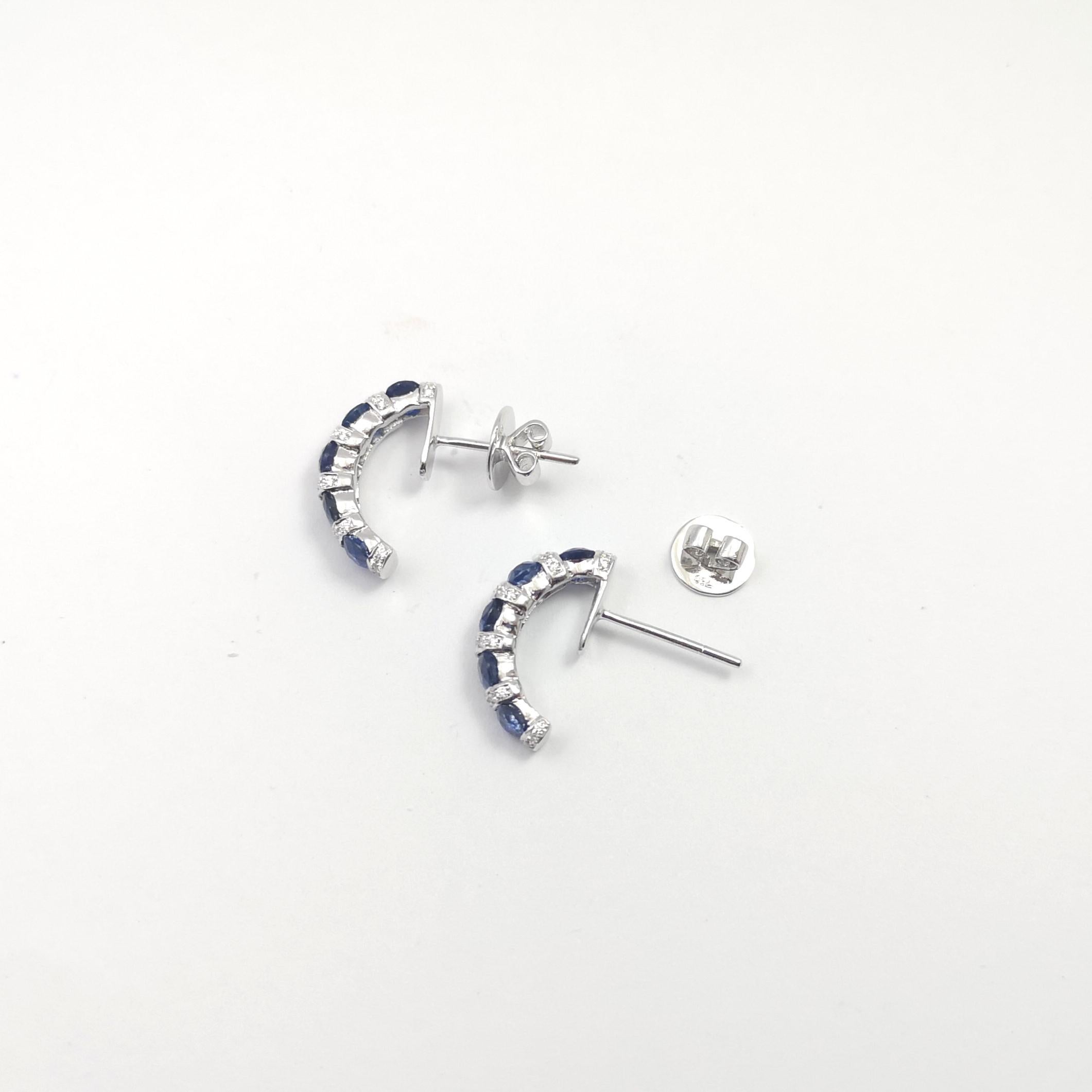 Orecchini con zaffiro blu e diamanti con montatura in oro bianco 18 carati in vendita 1