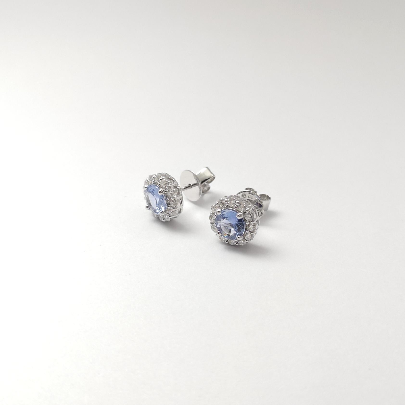 Orecchini con zaffiro blu e diamanti con montatura in oro bianco 18 carati in vendita 3