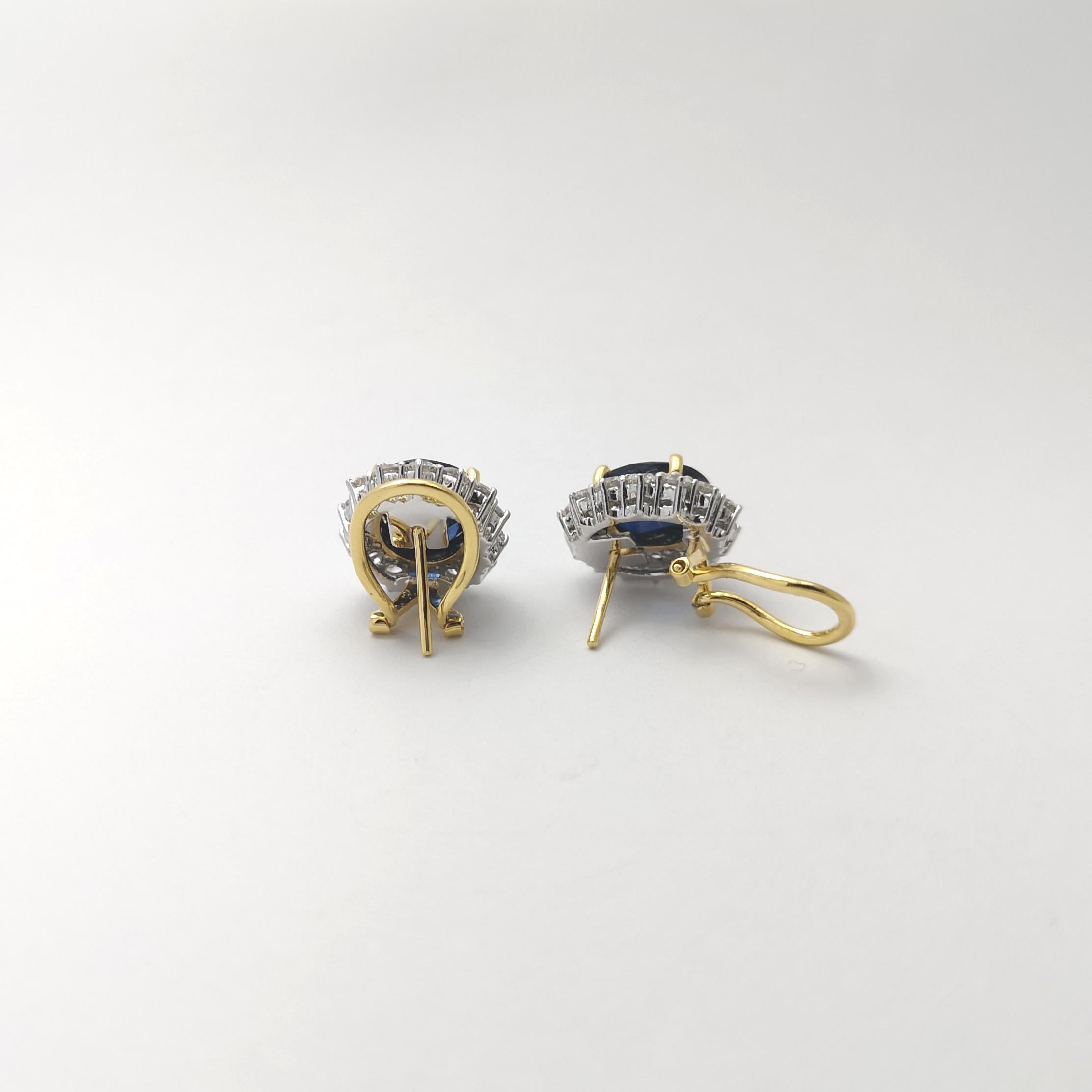 Boucles d'oreilles en or jaune/blanc 18K serties de saphirs bleus et de diamants en vente 4