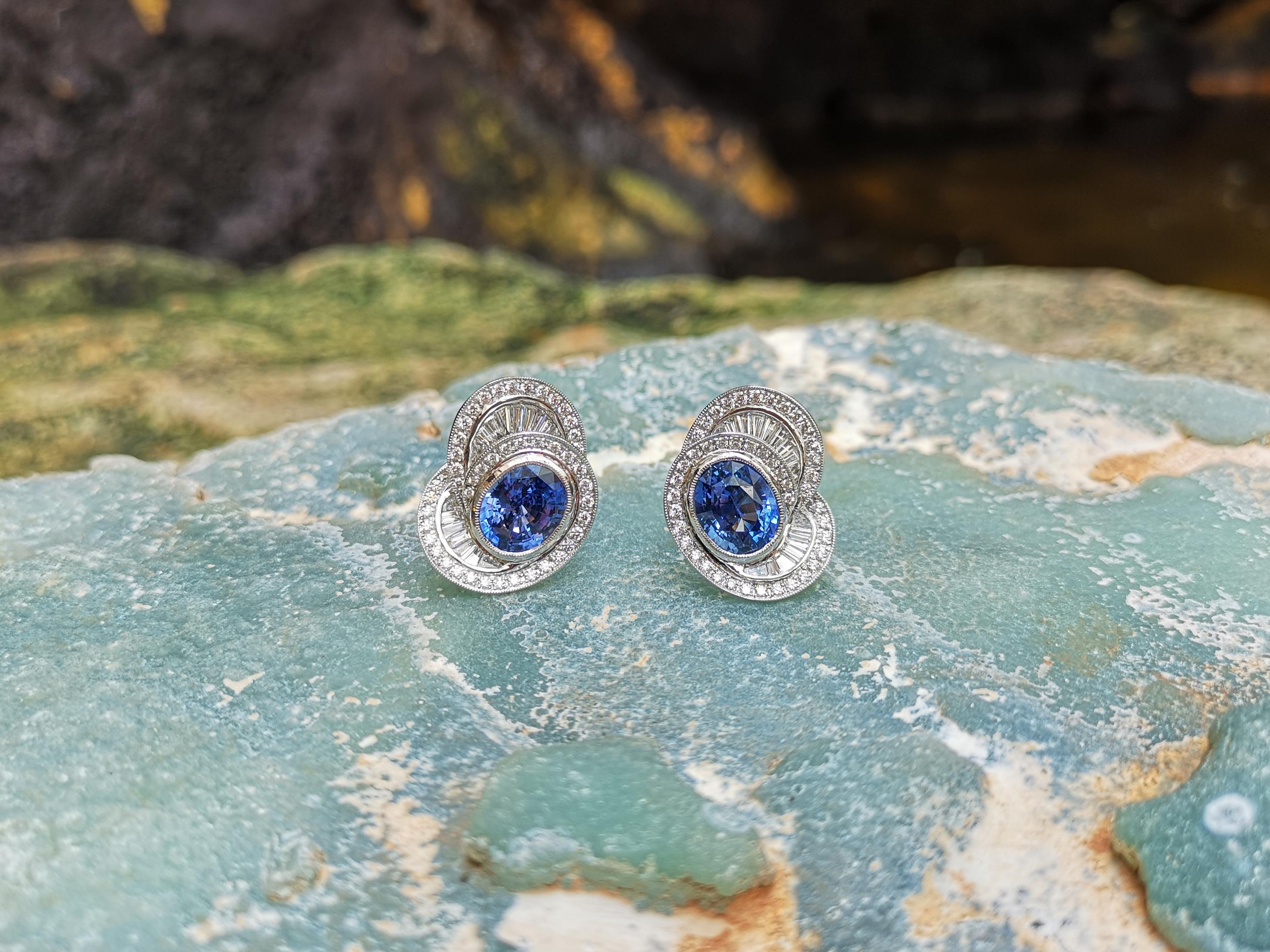 Contemporary Blue Sapphire with Diamond Earrings set in Platinum 950 Settings For Sale