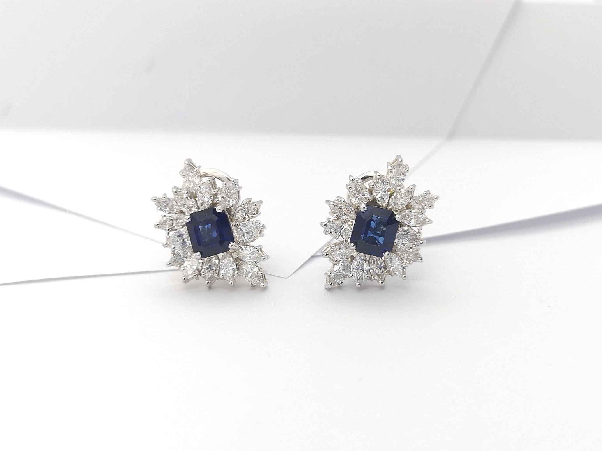 Blue Sapphire with Diamond Earrings set in Platinum 950 Settings In New Condition For Sale In Bangkok, TH