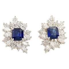 Boucles d'oreilles en saphir bleu et diamant montées sur platine 950