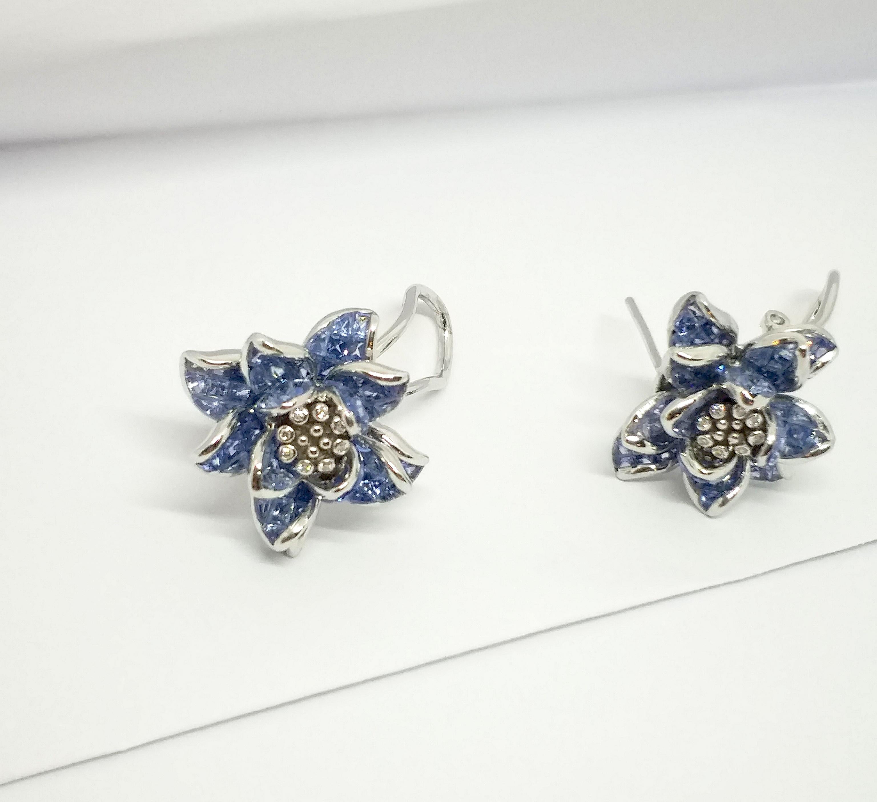Blue Sapphire with Diamond Flower Earrings set in 18K White Gold Settings For Sale 5