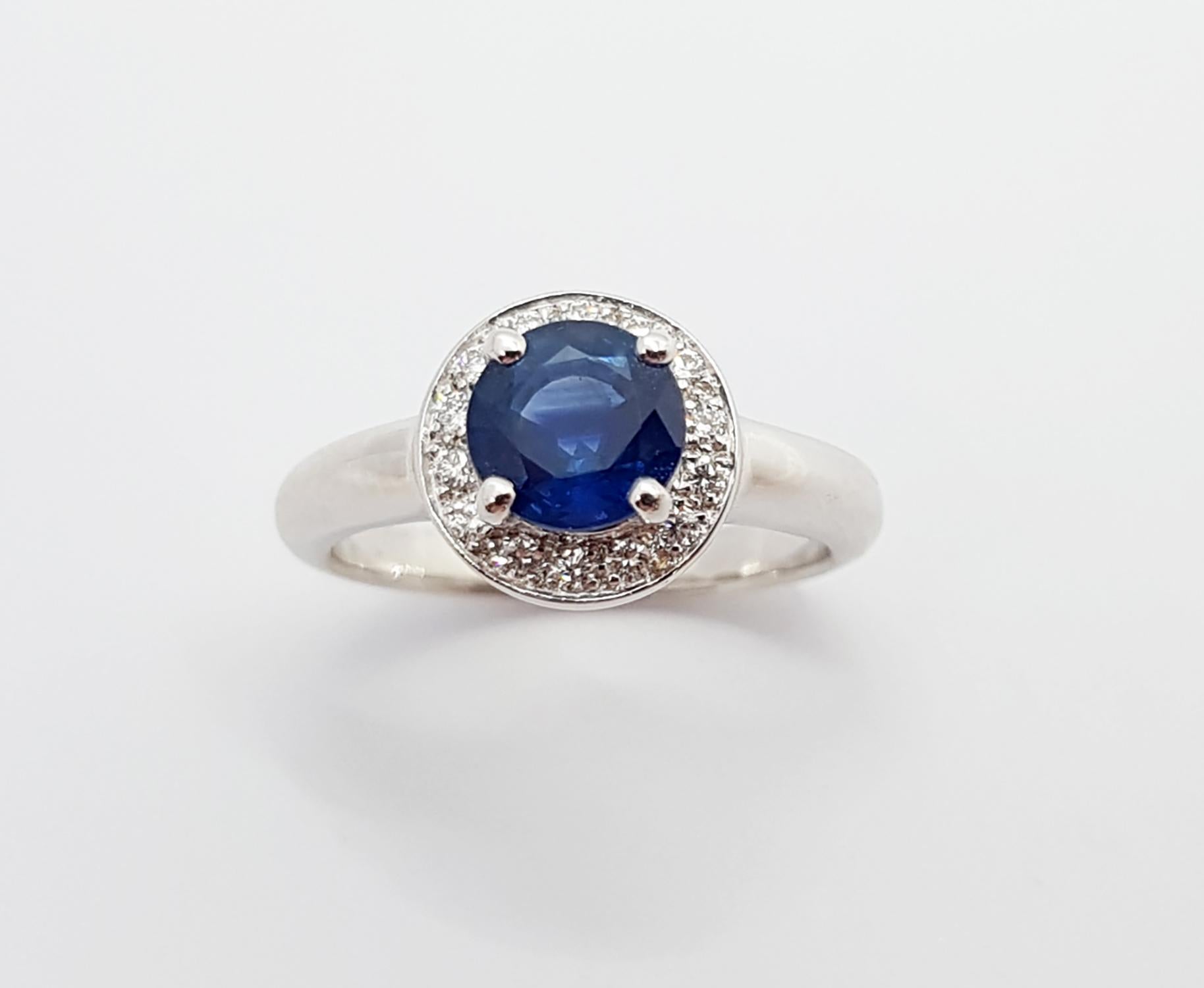 Blue Sapphire with Diamond Halo Ring Set in 18 Karat White Gold Settings For Sale 1