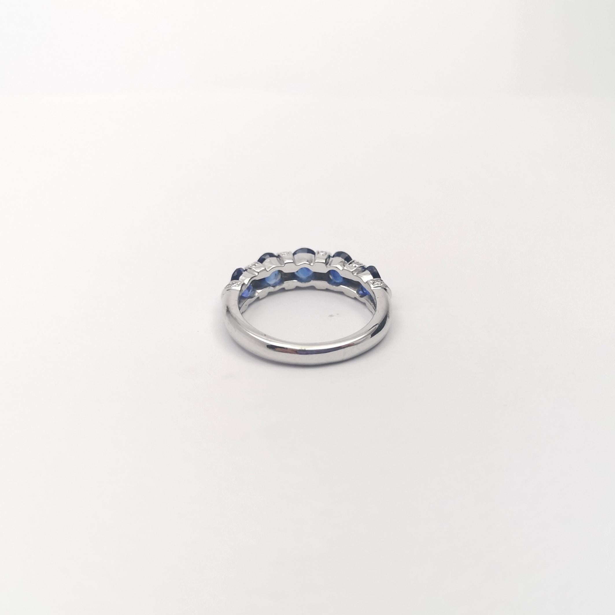 Blue Sapphire with Diamond ing set in 18K White Gold Settings For Sale 4