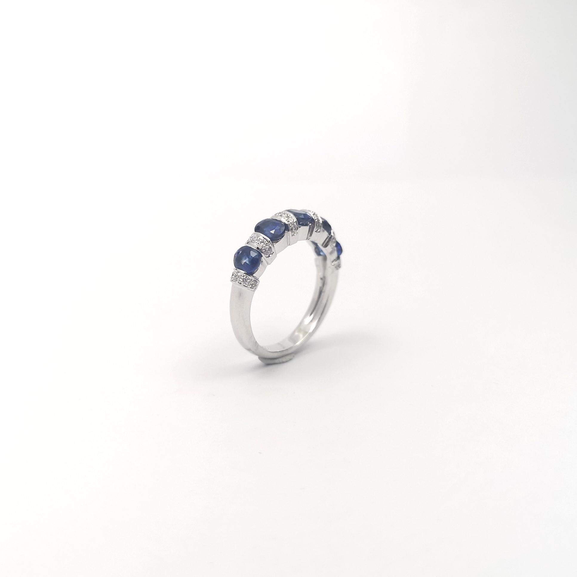 Blue Sapphire with Diamond ing set in 18K White Gold Settings For Sale 5