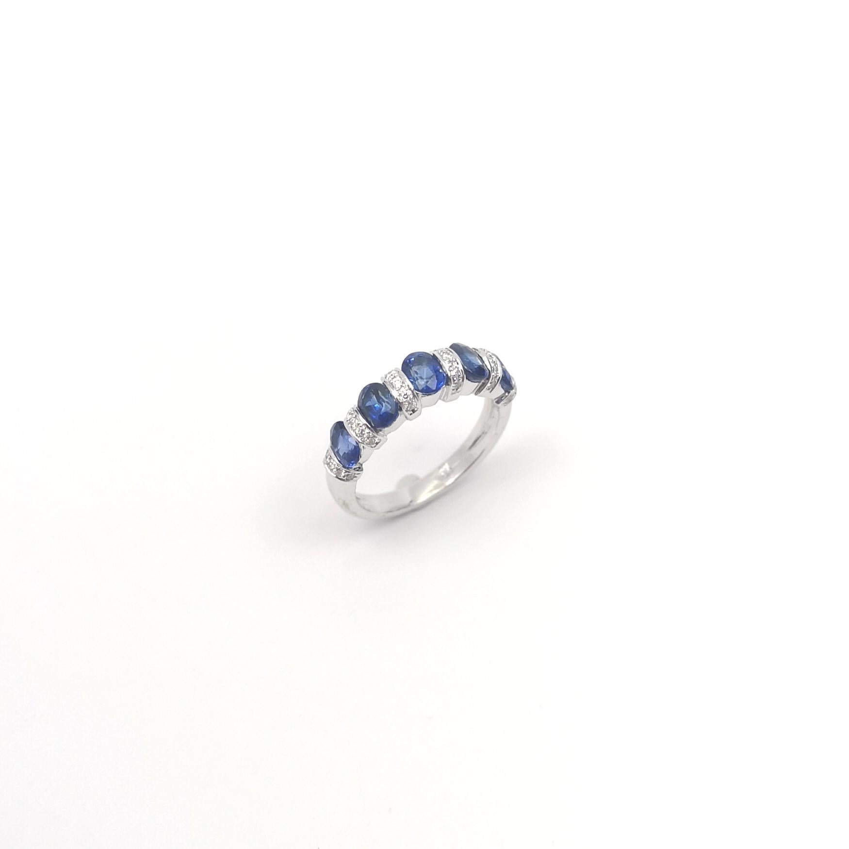Blue Sapphire with Diamond ing set in 18K White Gold Settings For Sale 6