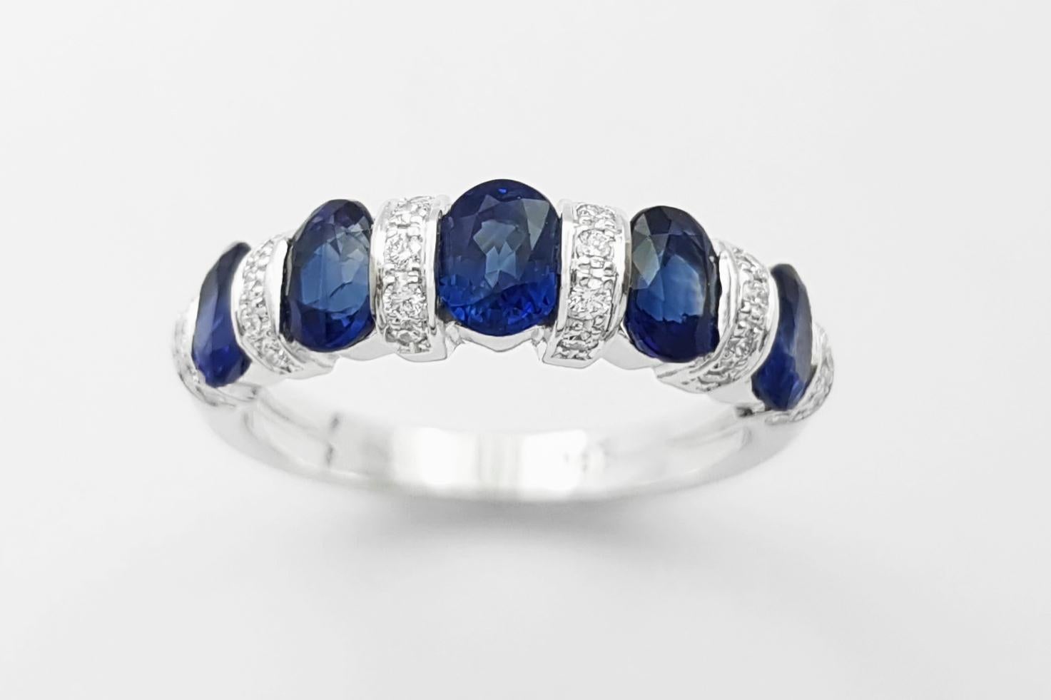 Blue Sapphire with Diamond ing set in 18K White Gold Settings For Sale 2