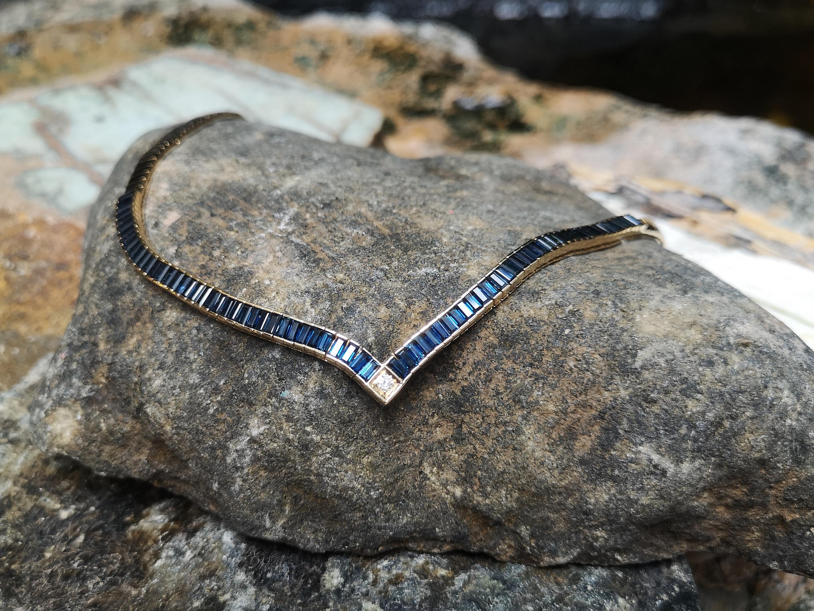 Taglio smeraldo Collana di zaffiri blu e diamanti in oro 18 carati in vendita