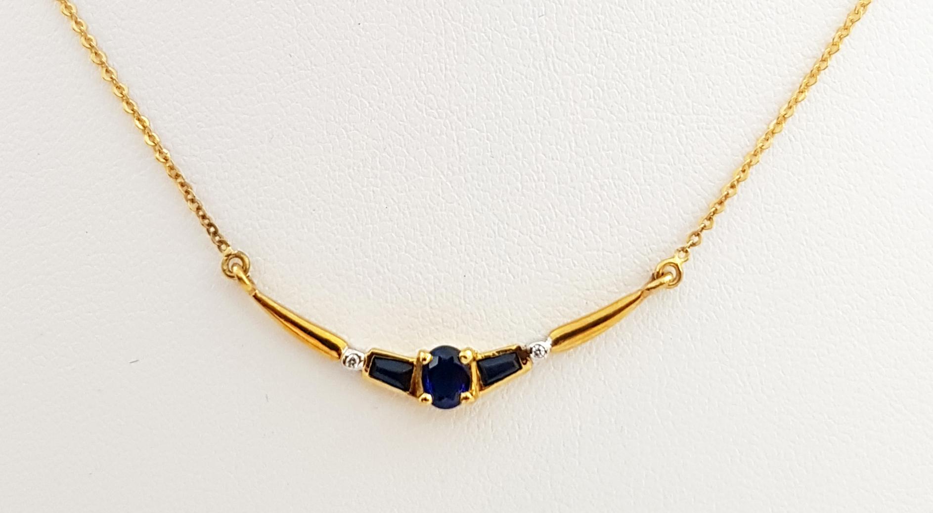 Blauer Saphir 0,50 Karat mit Diamant 0,01 Karat Halskette in 18 Karat Goldfassung

Breite: 2,0 cm 
Länge: 43,5 cm
Gesamtgewicht: 2,7 Gramm

