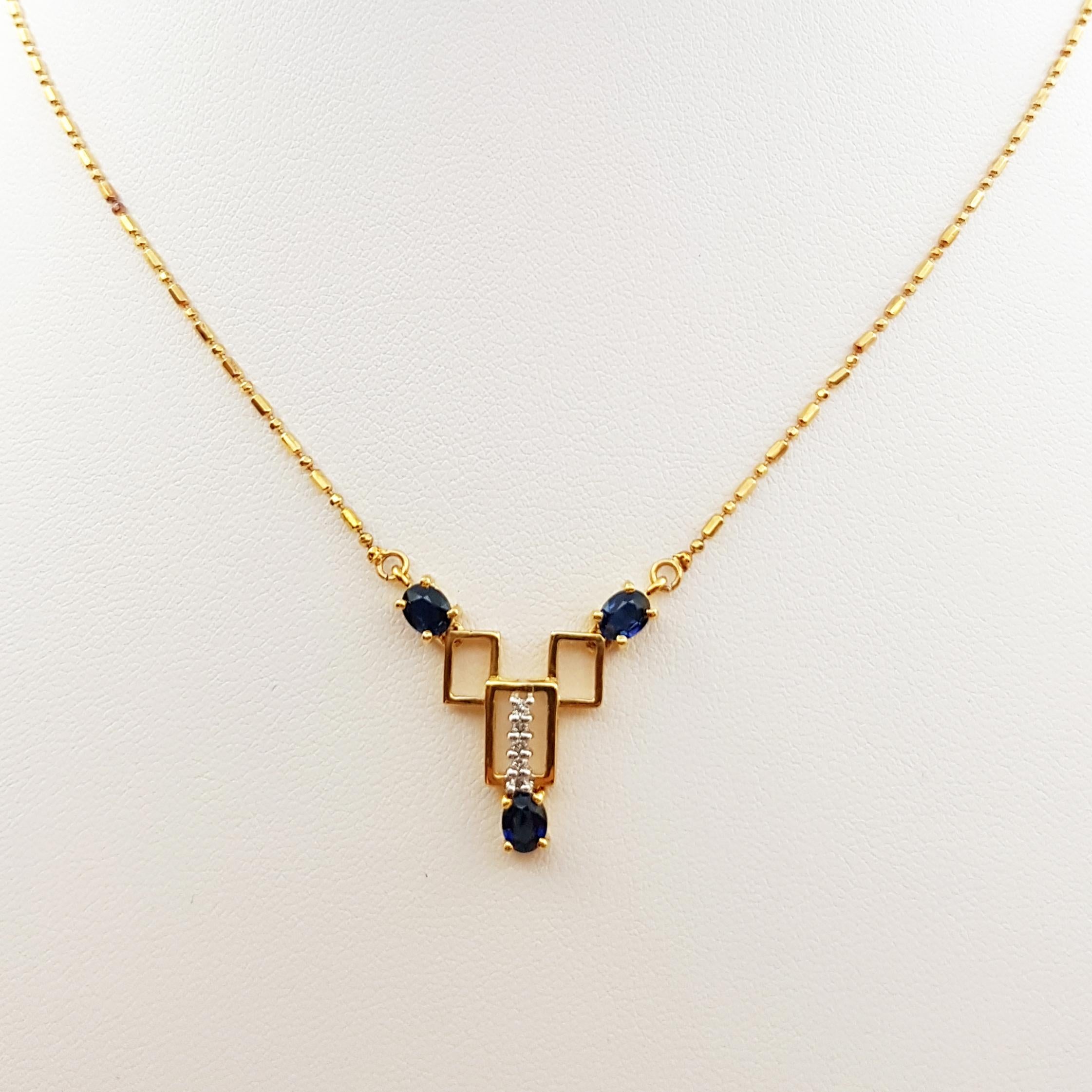 Collier de saphirs bleus 0,81 carat et de diamants 0,04 carat sertis dans de l'or 18 carats

Largeur : 2,3 cm 
Longueur : 43,5 cm
Poids total : 4,99 grammes

