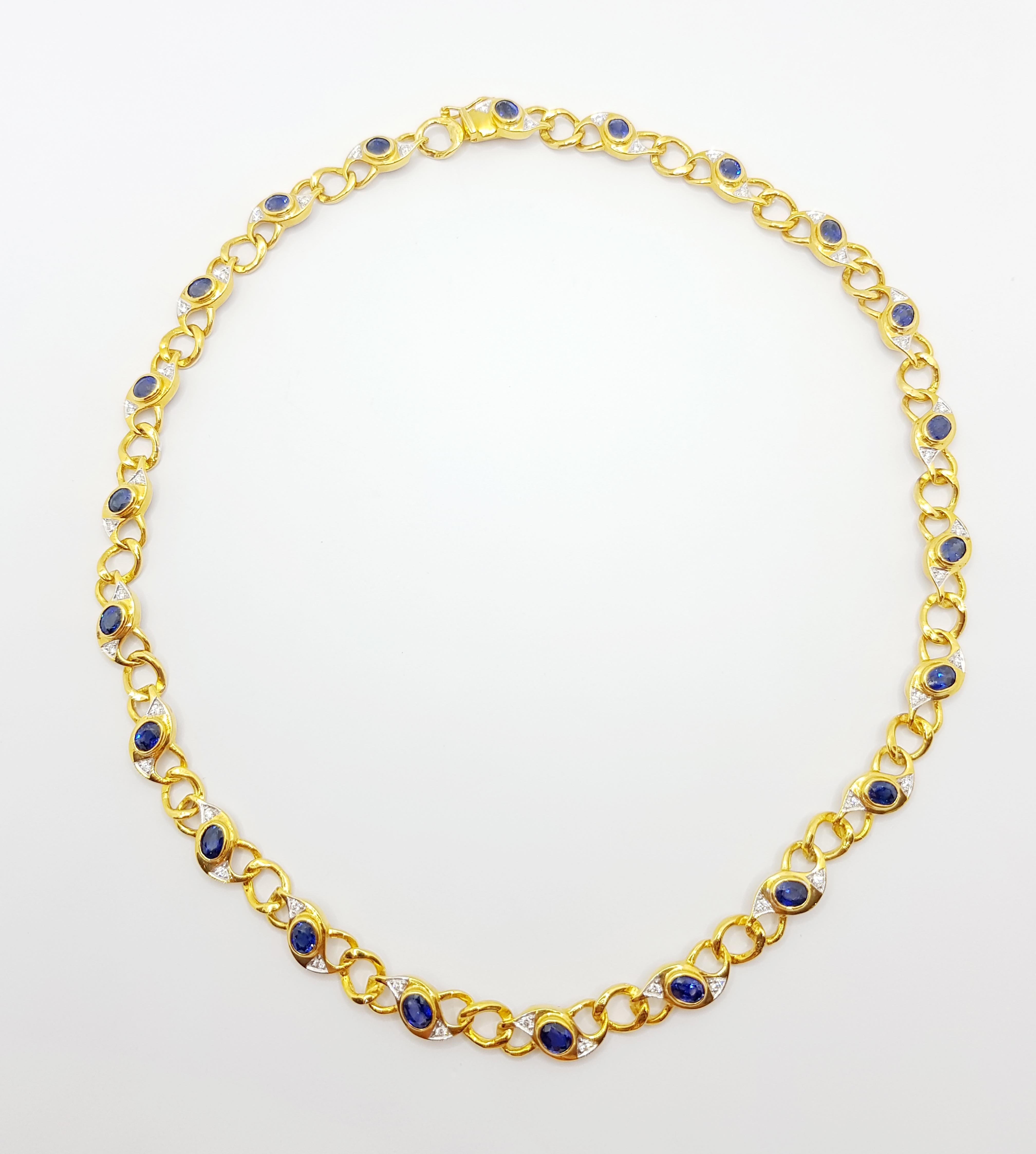 Blue Sapphire with Diamond Necklace Set in 18 Karat Gold Settings In New Condition For Sale In Bangkok, TH