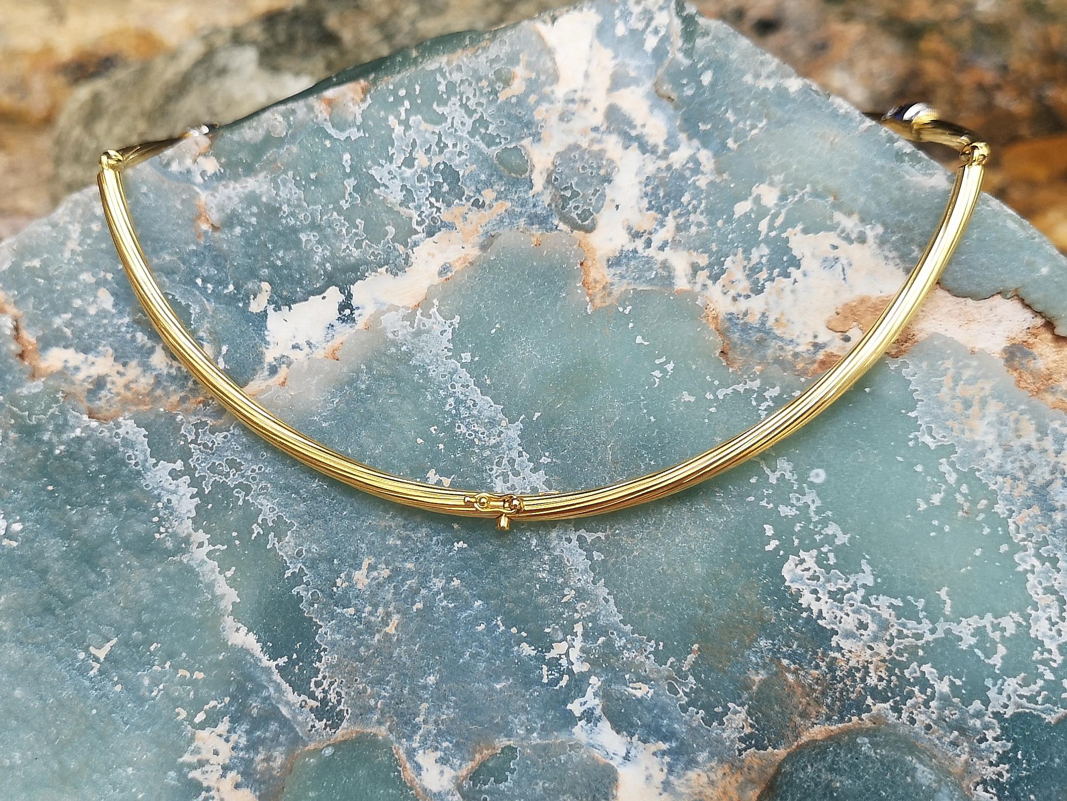 Collier en or 18 carats serti d'un saphir bleu et de diamants Pour femmes en vente