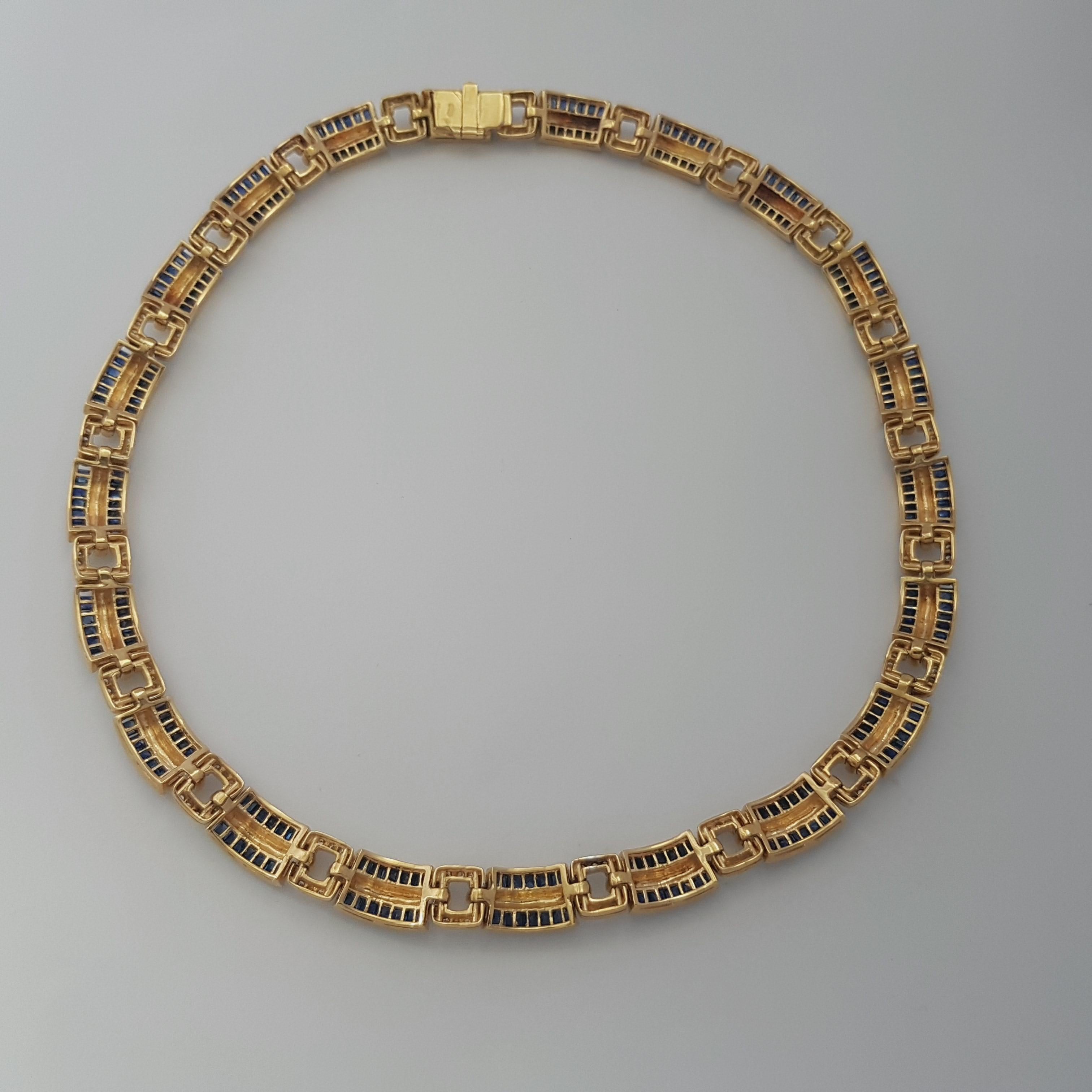 Collier de saphirs bleus et de diamants en or 18 carats Pour femmes en vente