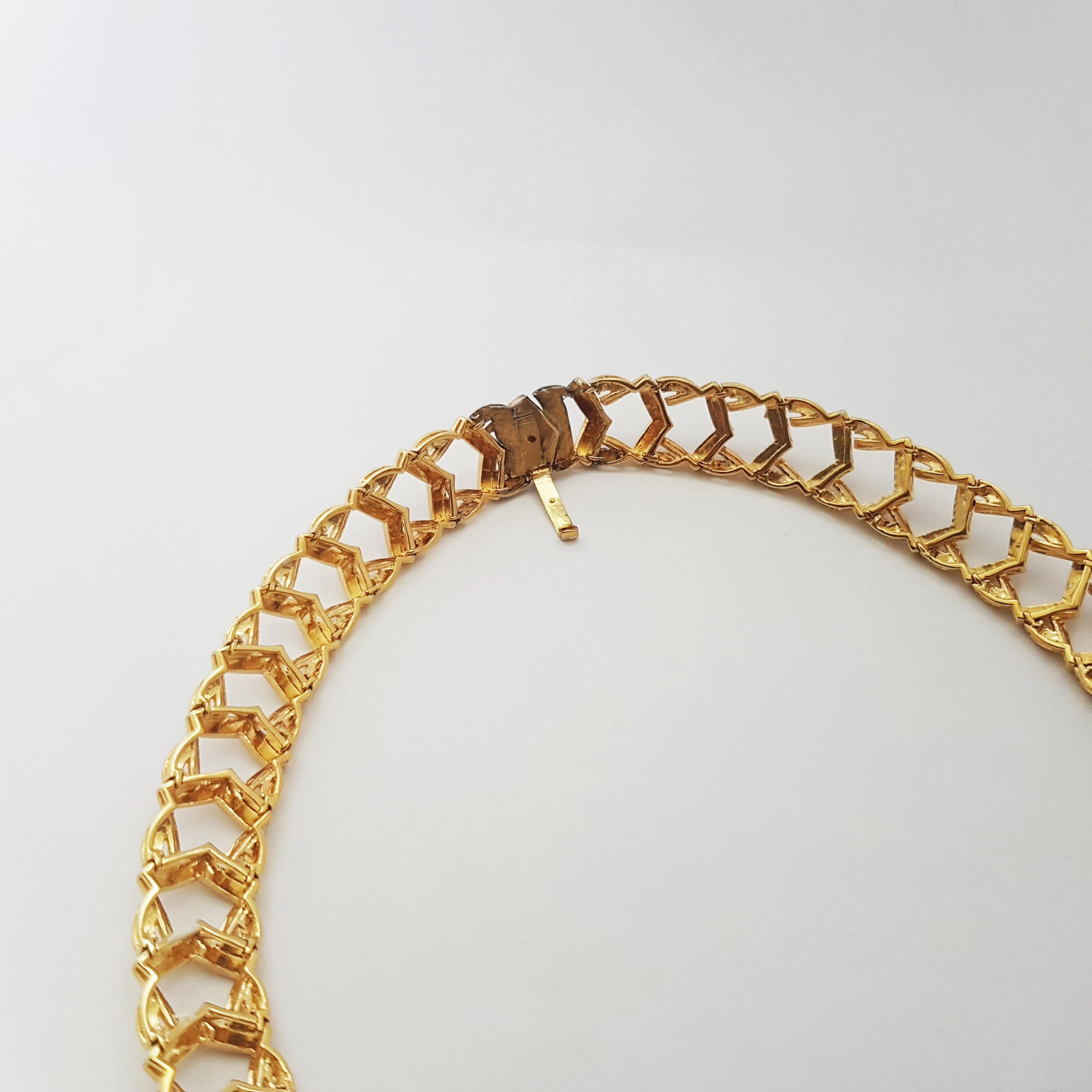 Collier de saphirs bleus et de diamants en or 18 carats Pour femmes en vente