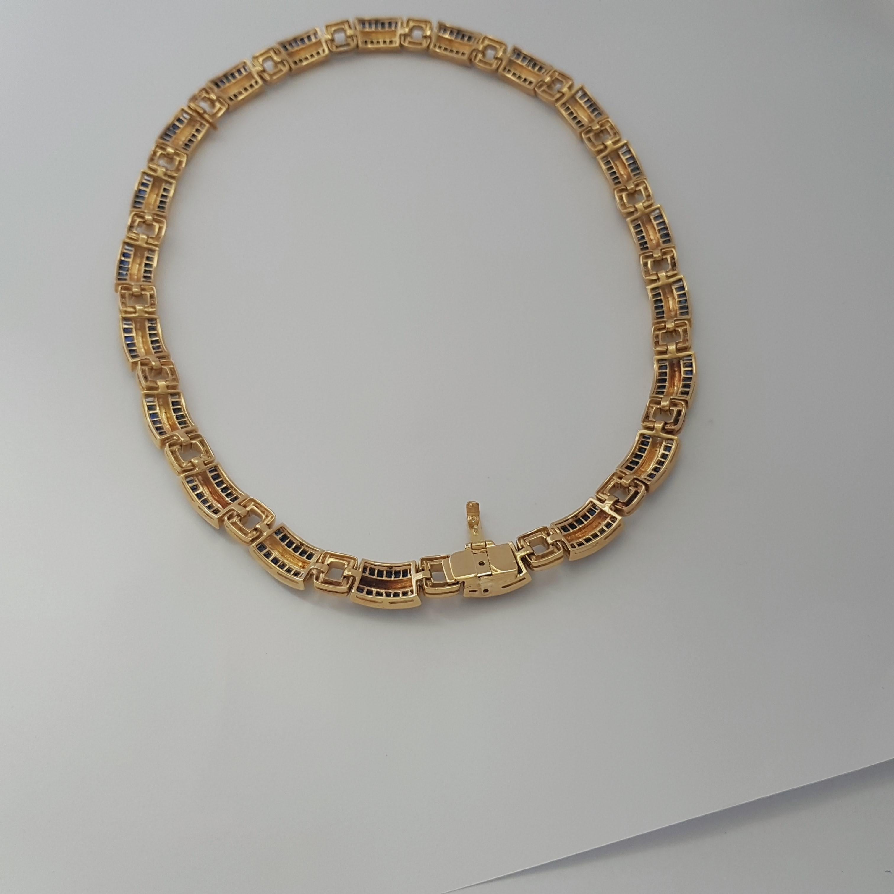 Collier de saphirs bleus et de diamants en or 18 carats en vente 1