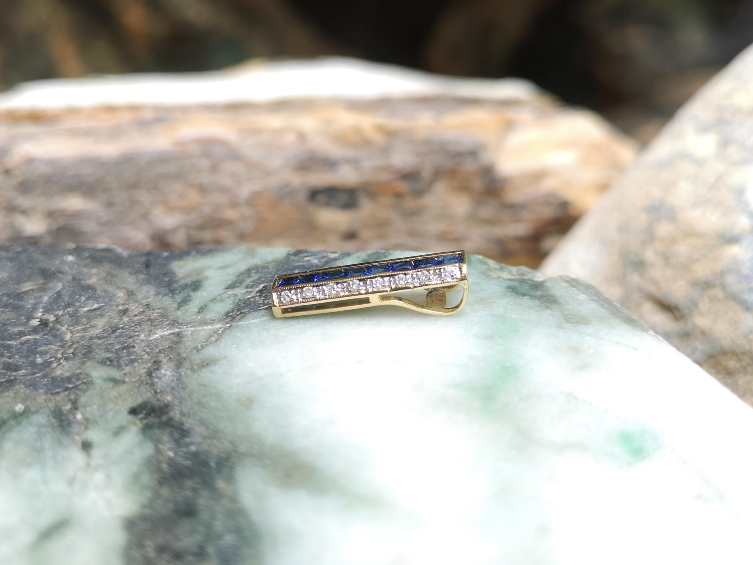 Pendentif en or 18 carats serti d'un saphir bleu et de diamants Neuf - En vente à Bangkok, TH