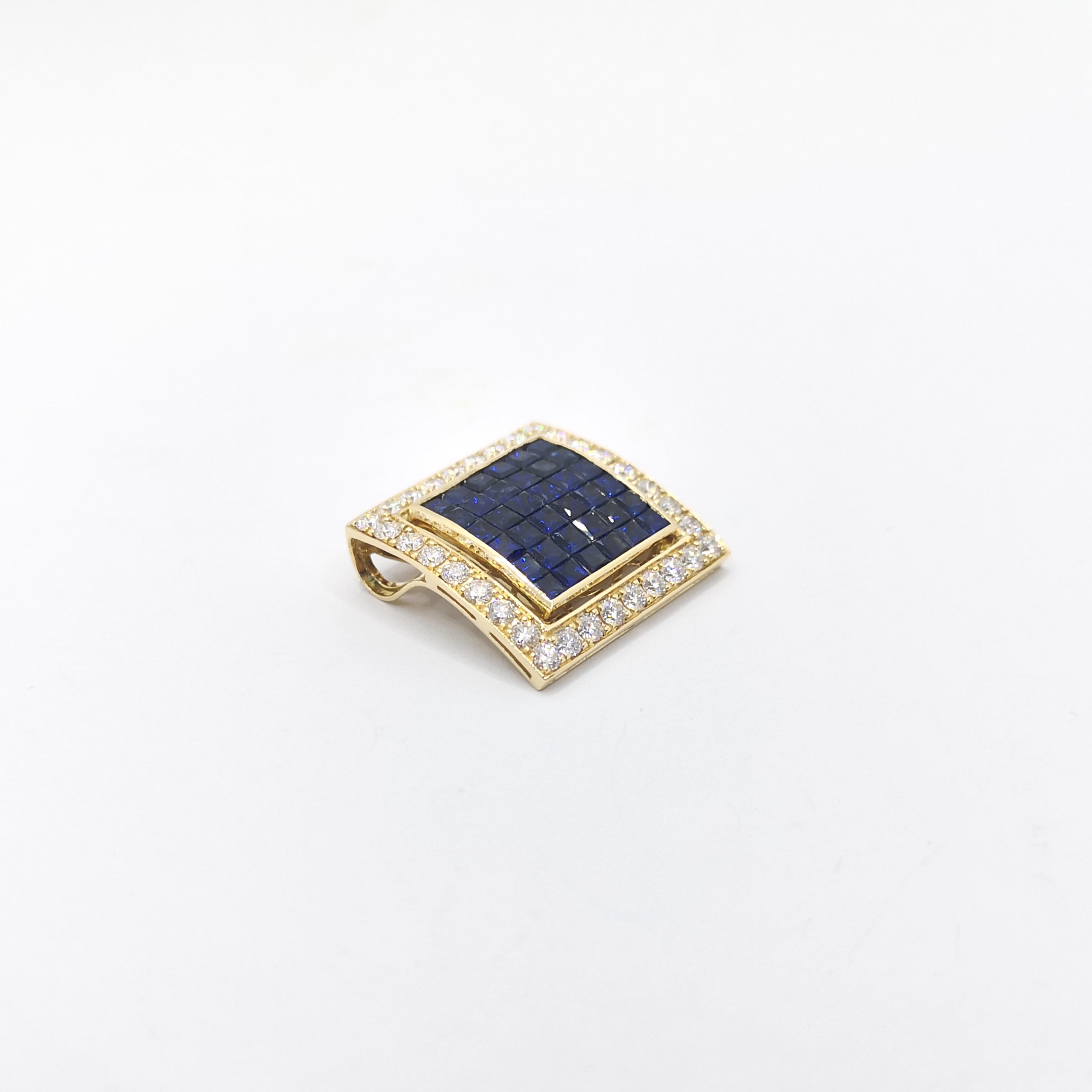 Blauer Saphir mit Diamant-Anhänger in 18 Karat Goldfassungen gefasst für Damen oder Herren im Angebot