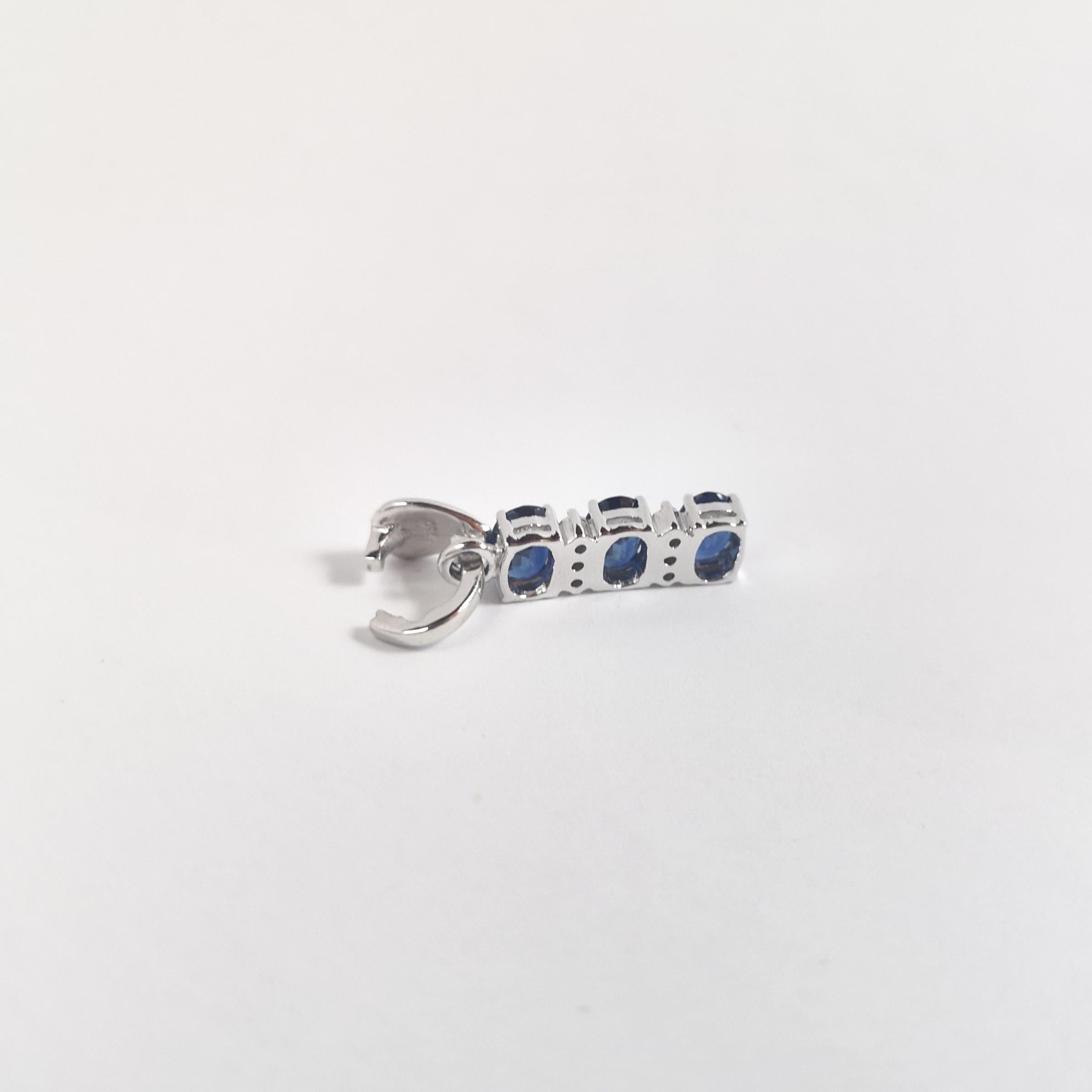 Ciondolo con zaffiro blu e diamante con montatura in oro bianco 18 carati in vendita 4