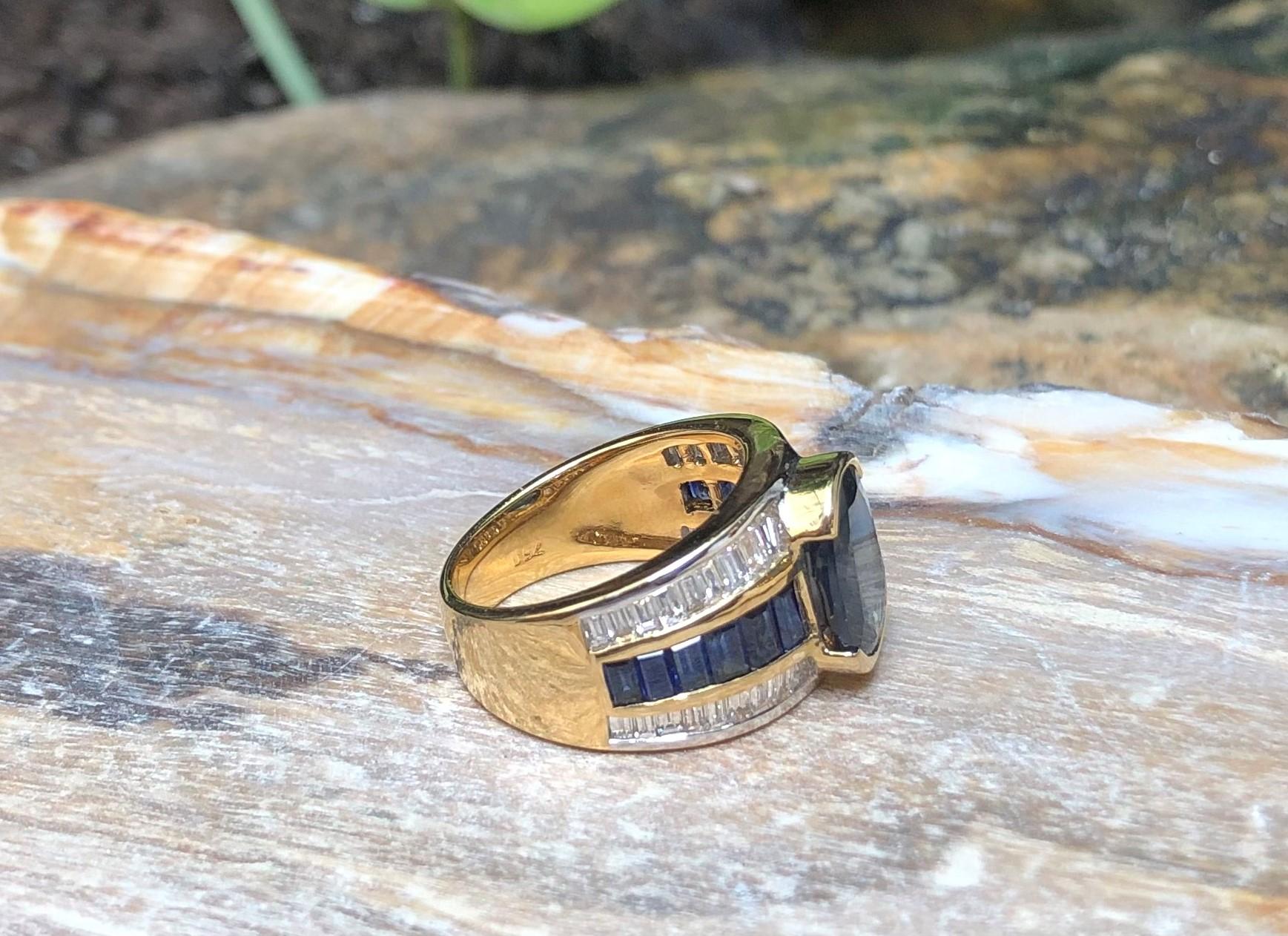 Anello con zaffiro blu e diamanti incastonati in oro 18 carati in vendita 4