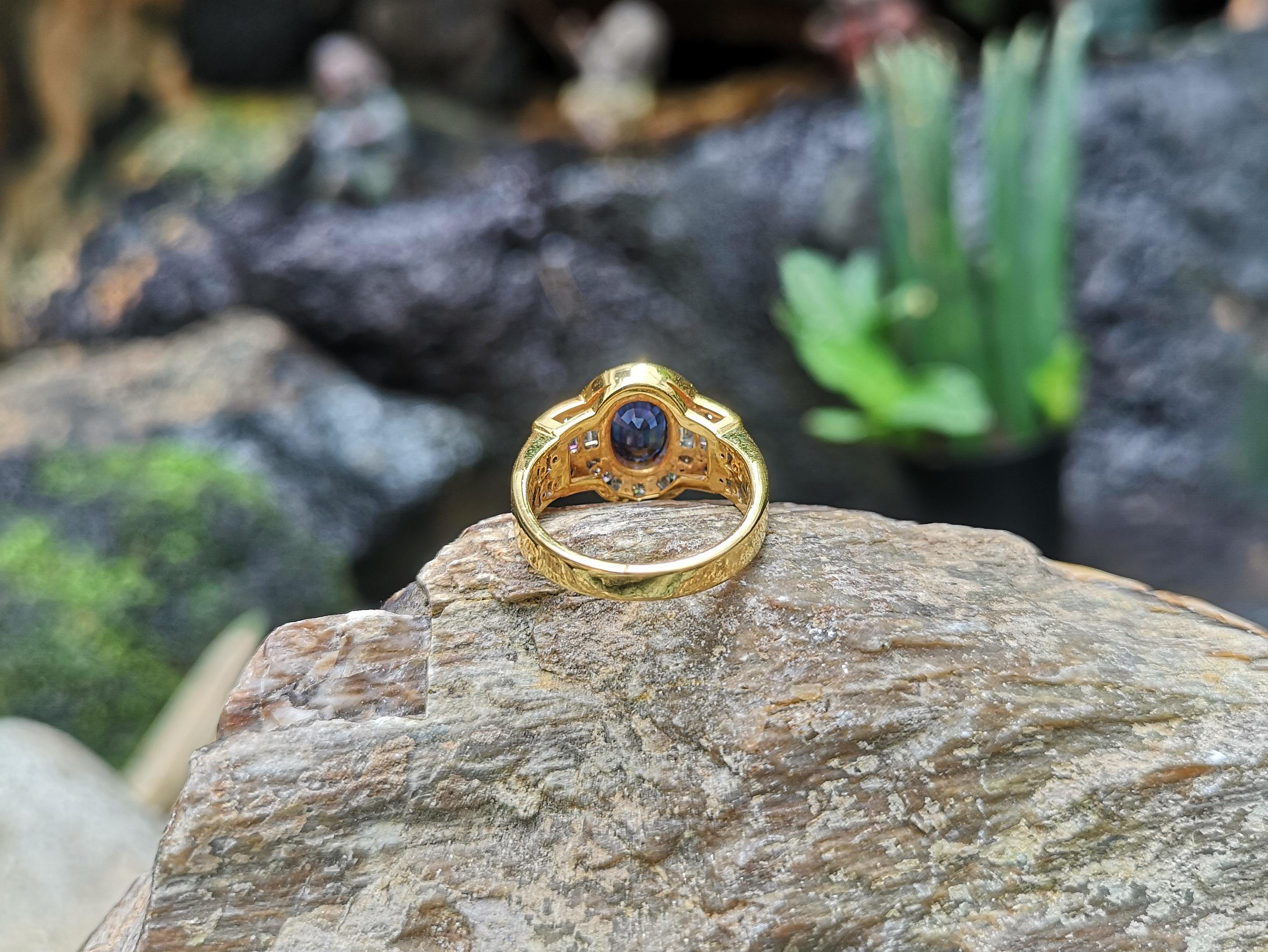 Blue Sapphire with Diamond Ring Set in 18 Karat Gold Settings For Sale 1