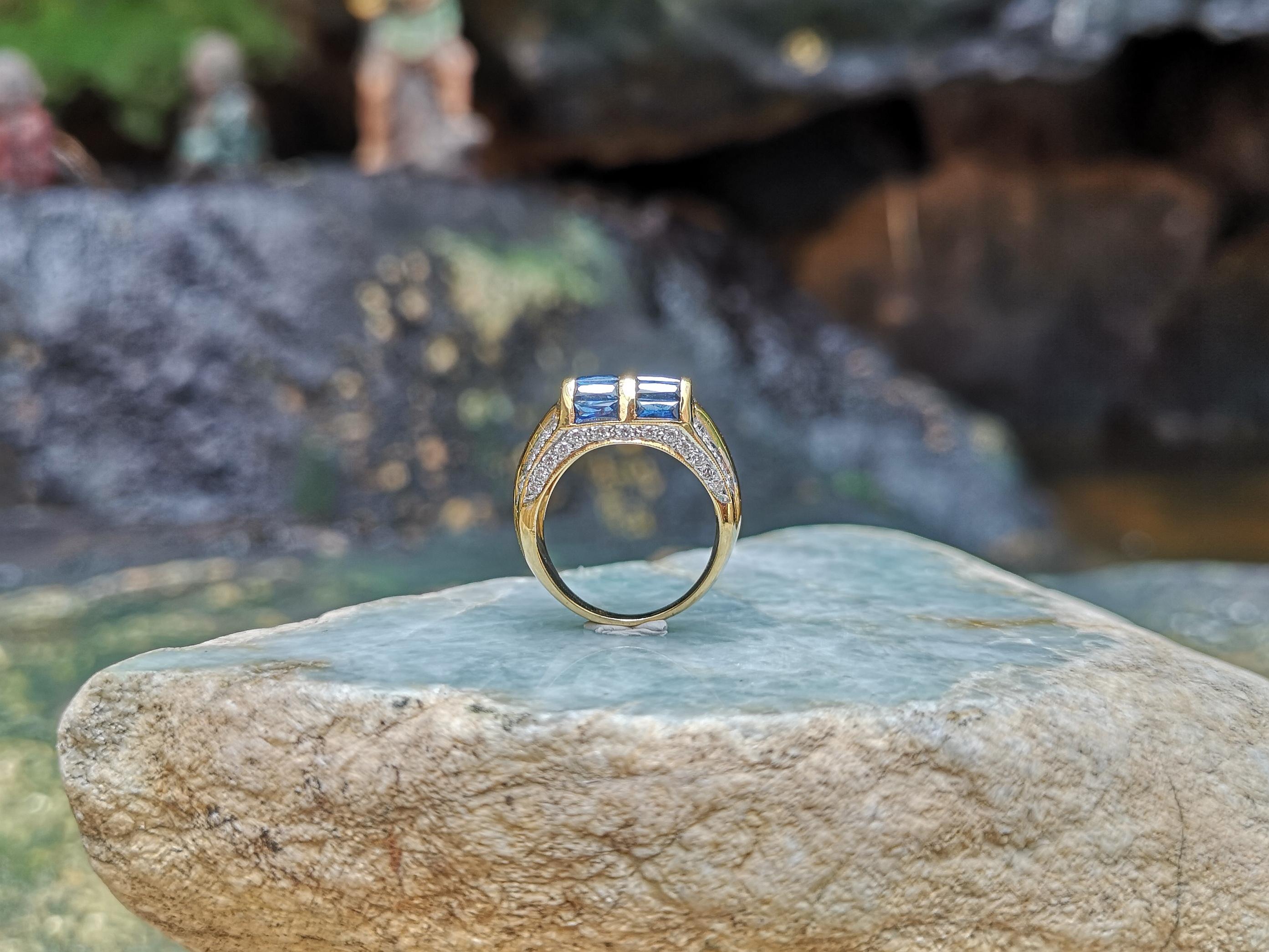 Bague en or 18 carats avec saphir bleu et diamant en vente 4