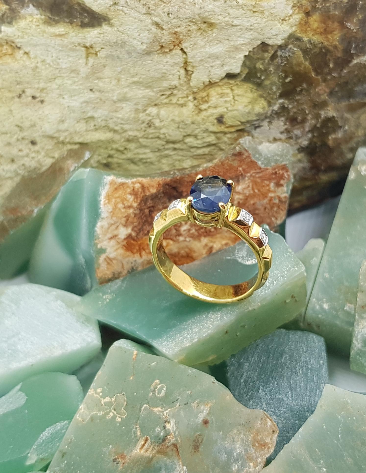 Blue Sapphire with Diamond Ring Set in 18 Karat Gold Settings 4
