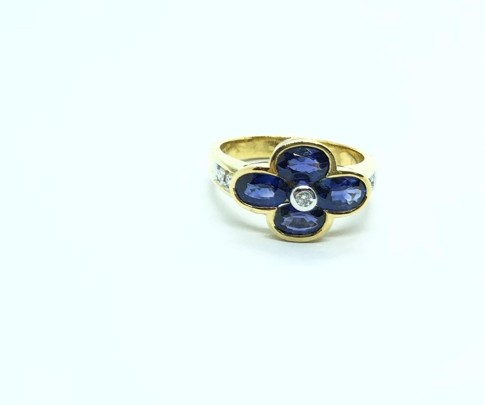 Blue Sapphire with Diamond Ring Set in 18 Karat Gold Settings For Sale 4