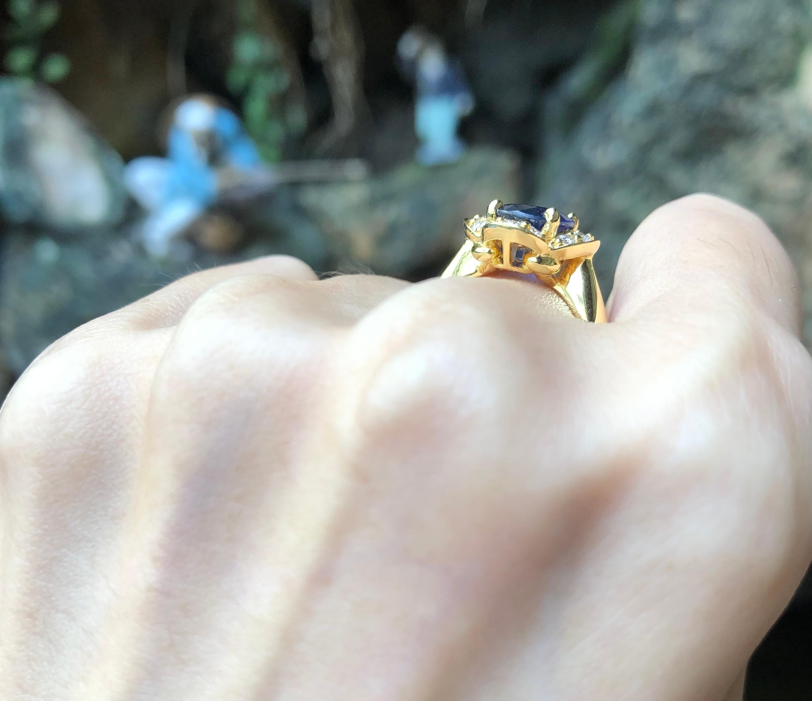 Blauer Saphir mit Diamantring aus 18 Karat Gold in Fassungen im Angebot 4